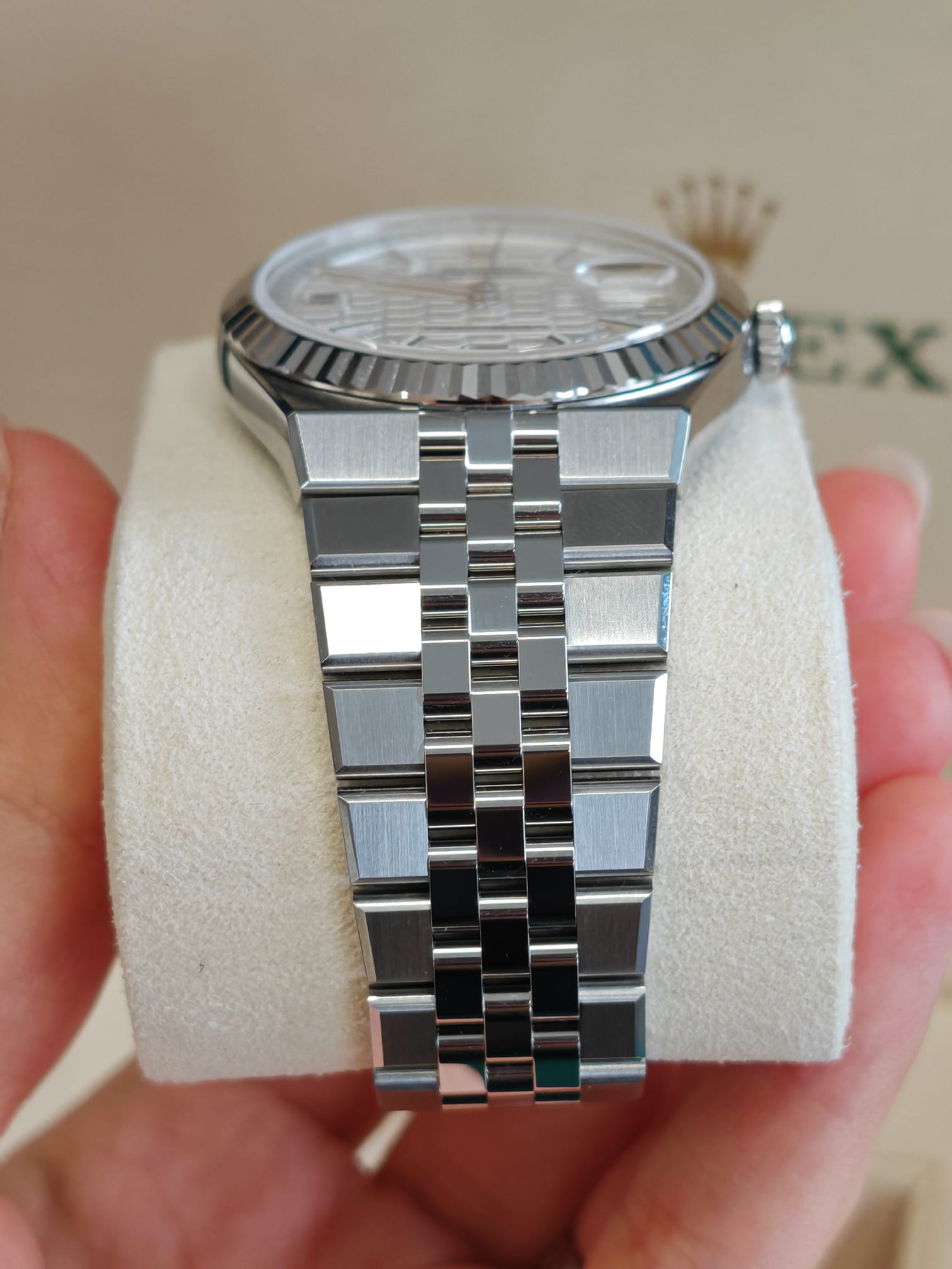 Rolex Land-Dweller 40 127334 WHITE
