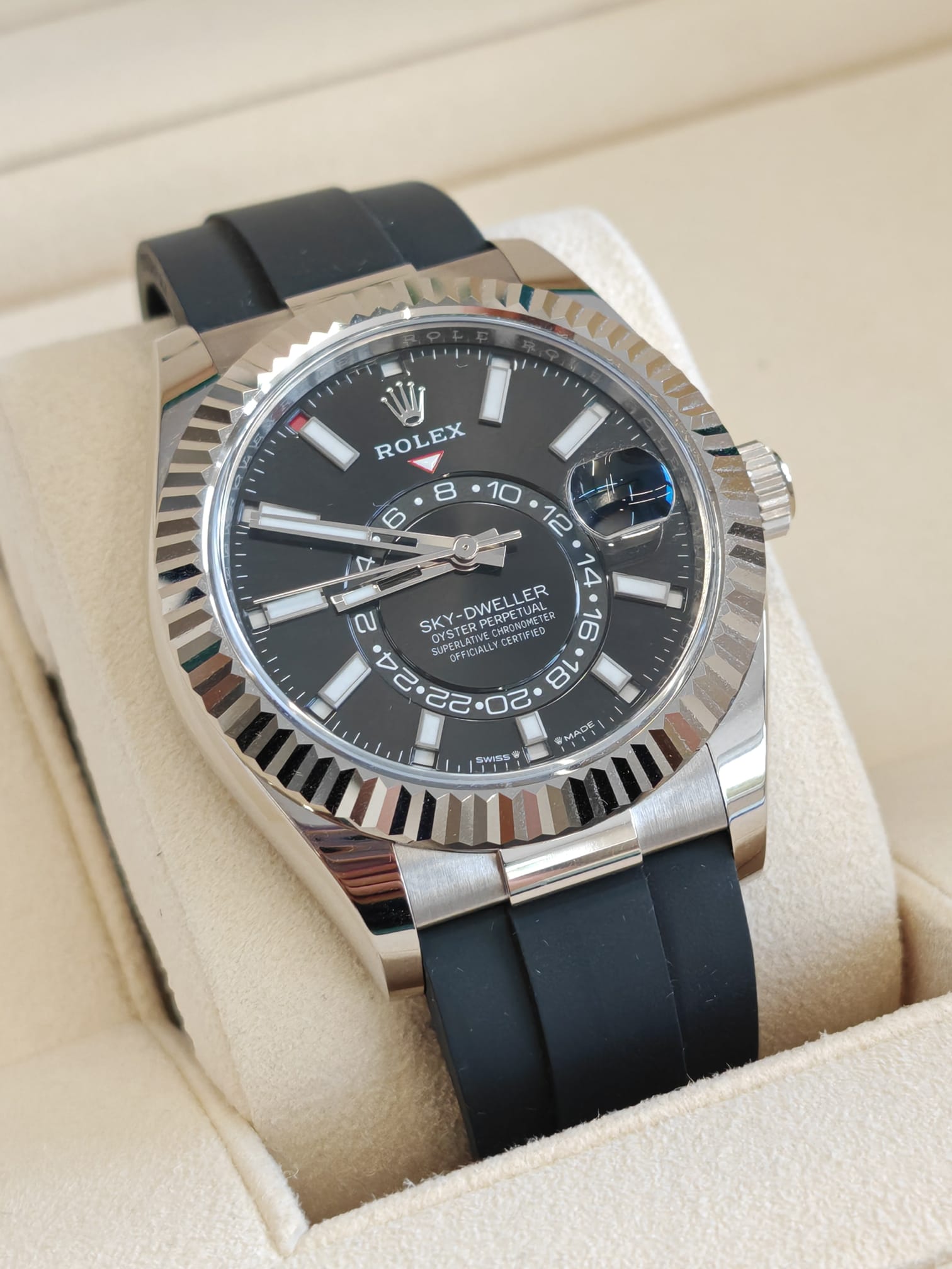 336239 BLACK