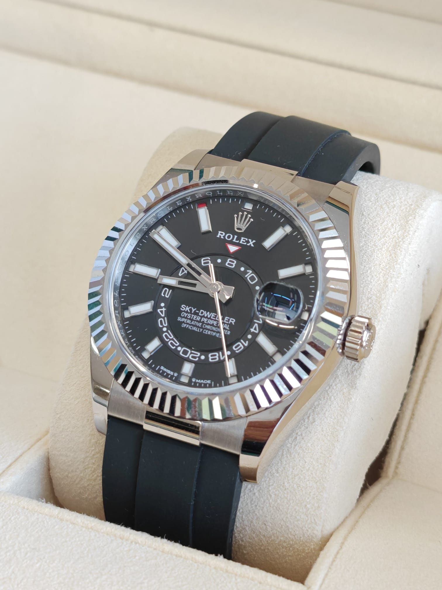 336239 BLACK