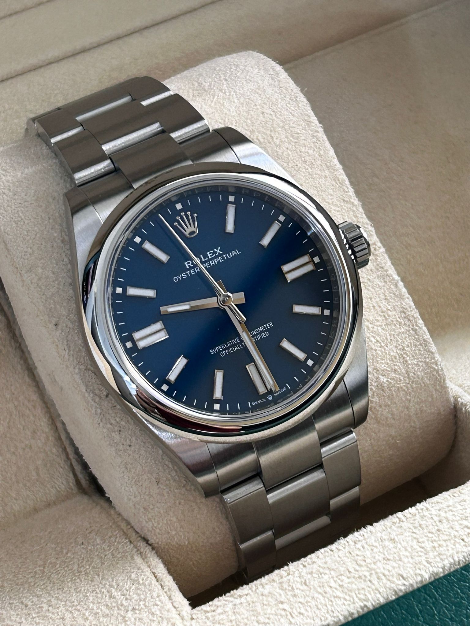 Rolex Oyster Perpetual 41 134300-0009 New Blue
