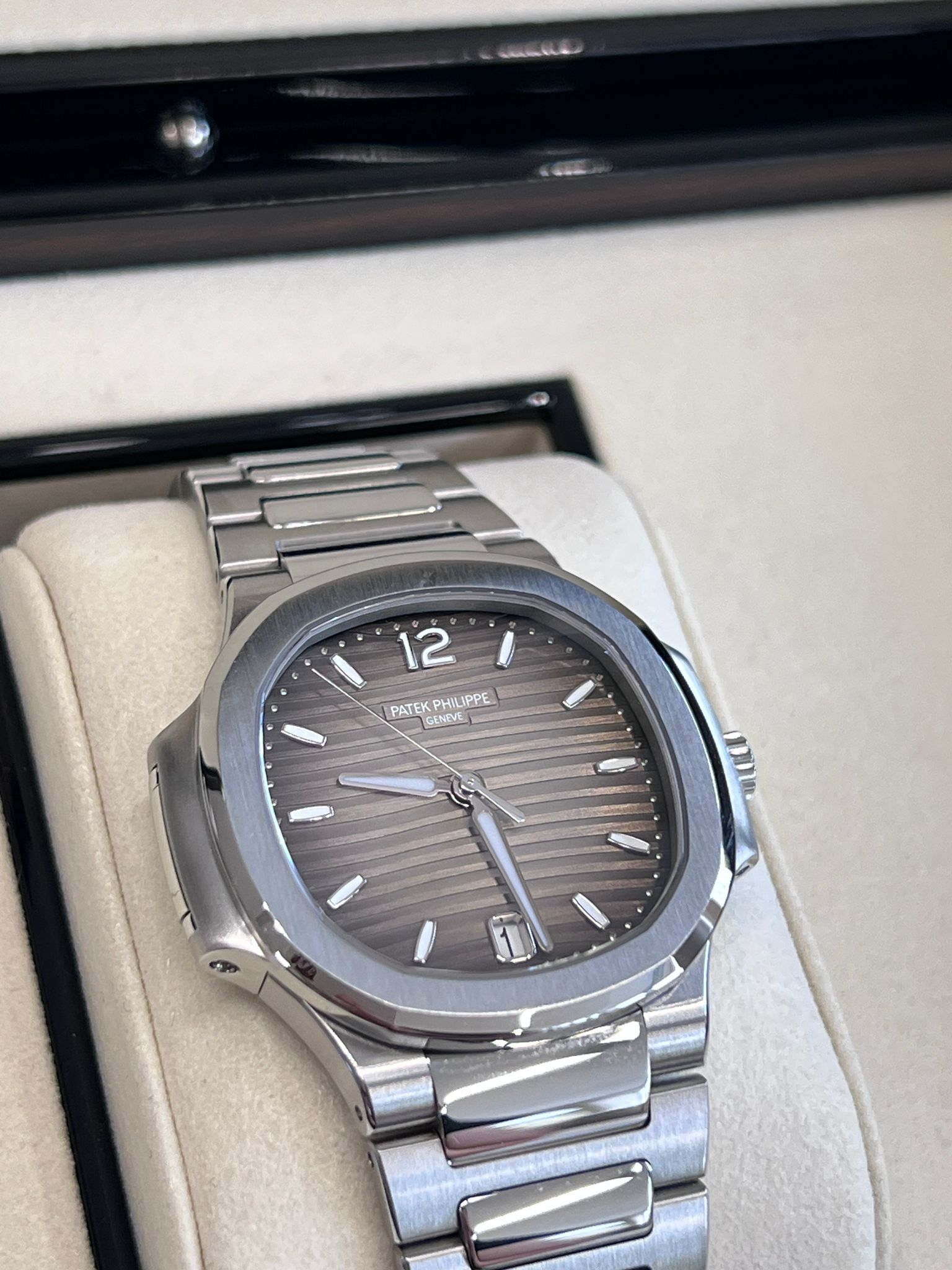 Patek Philippe 7118/1A-011  2024