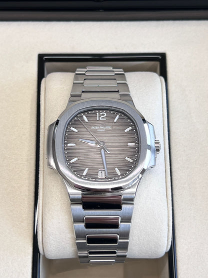 Patek Philippe 7118/1A-011  2025