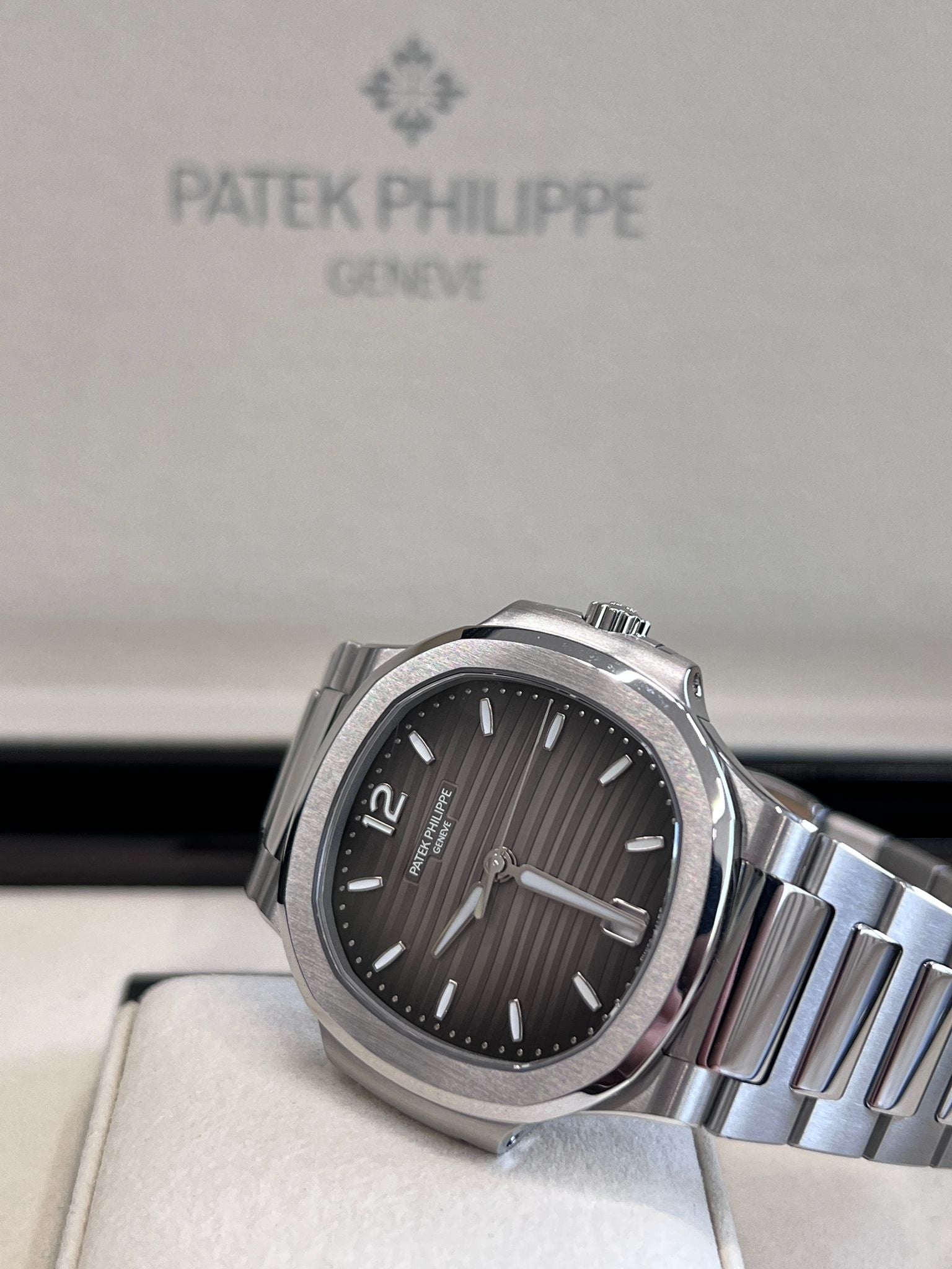 Patek Philippe 7118/1A-011  2025
