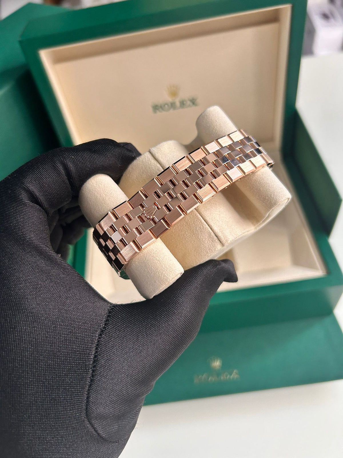 Rolex Land-Dweller 40 127335 White 2025