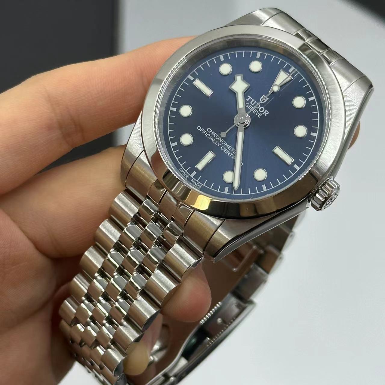 TUDOR Black Bay One 3979660-0002