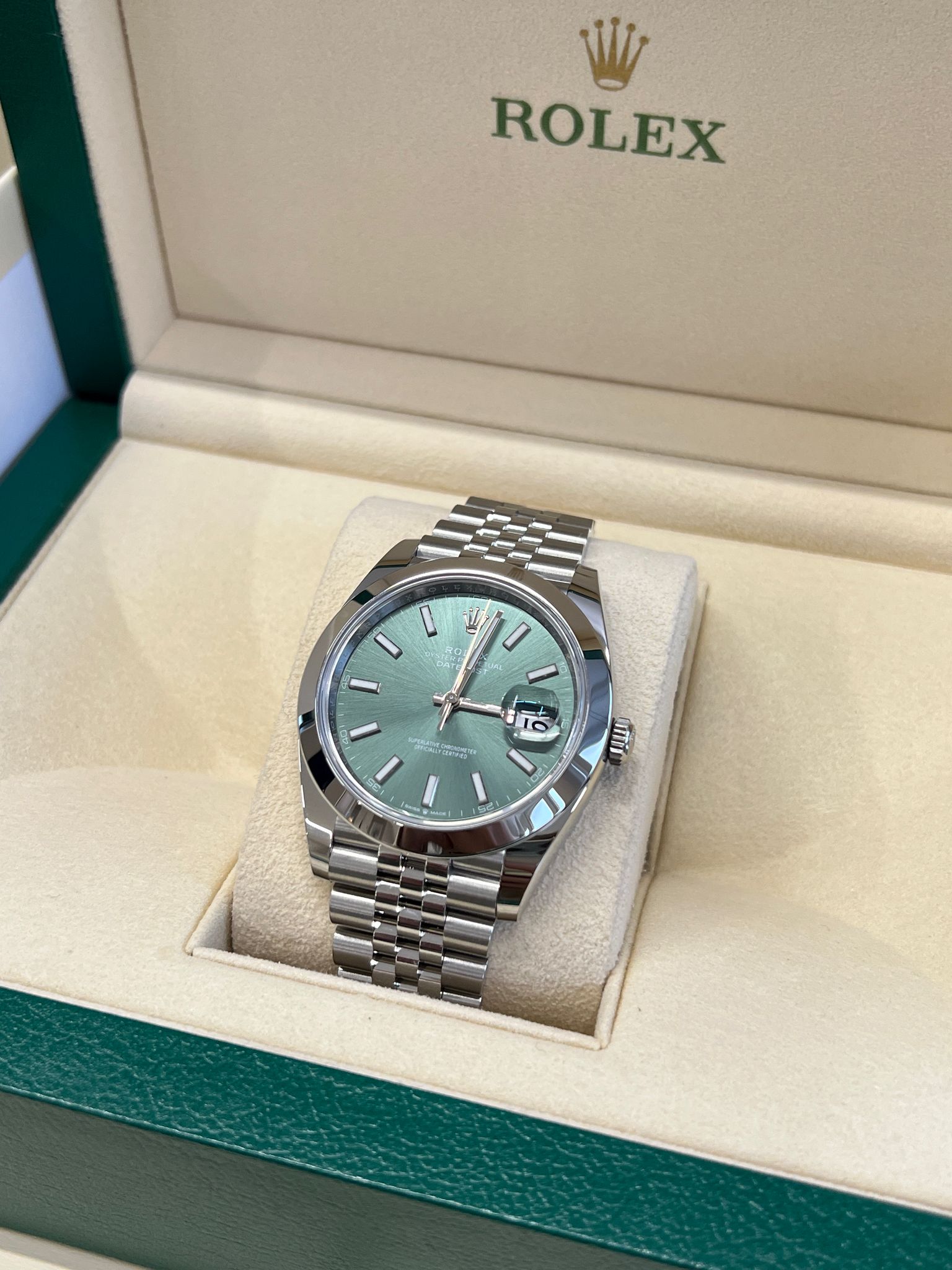 Rolex Datejust 41 126300 Green Index Jubilee