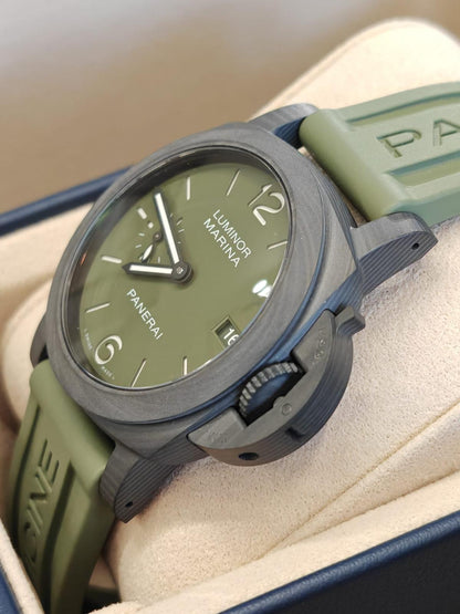 Panerai Luminor Quaranta Carbotech PAM 01526