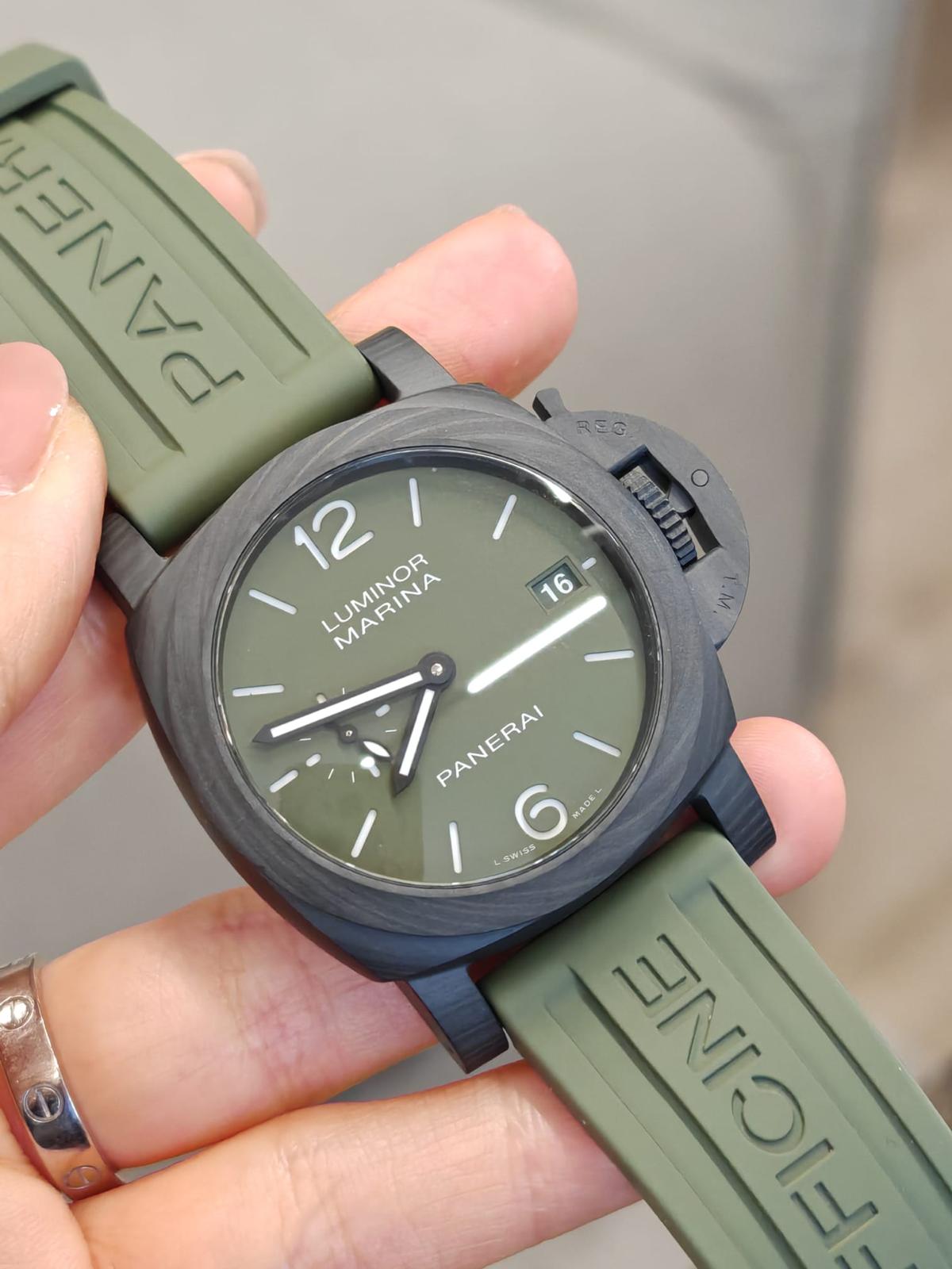 Panerai Luminor Quaranta Carbotech PAM 01526 – EW Watches