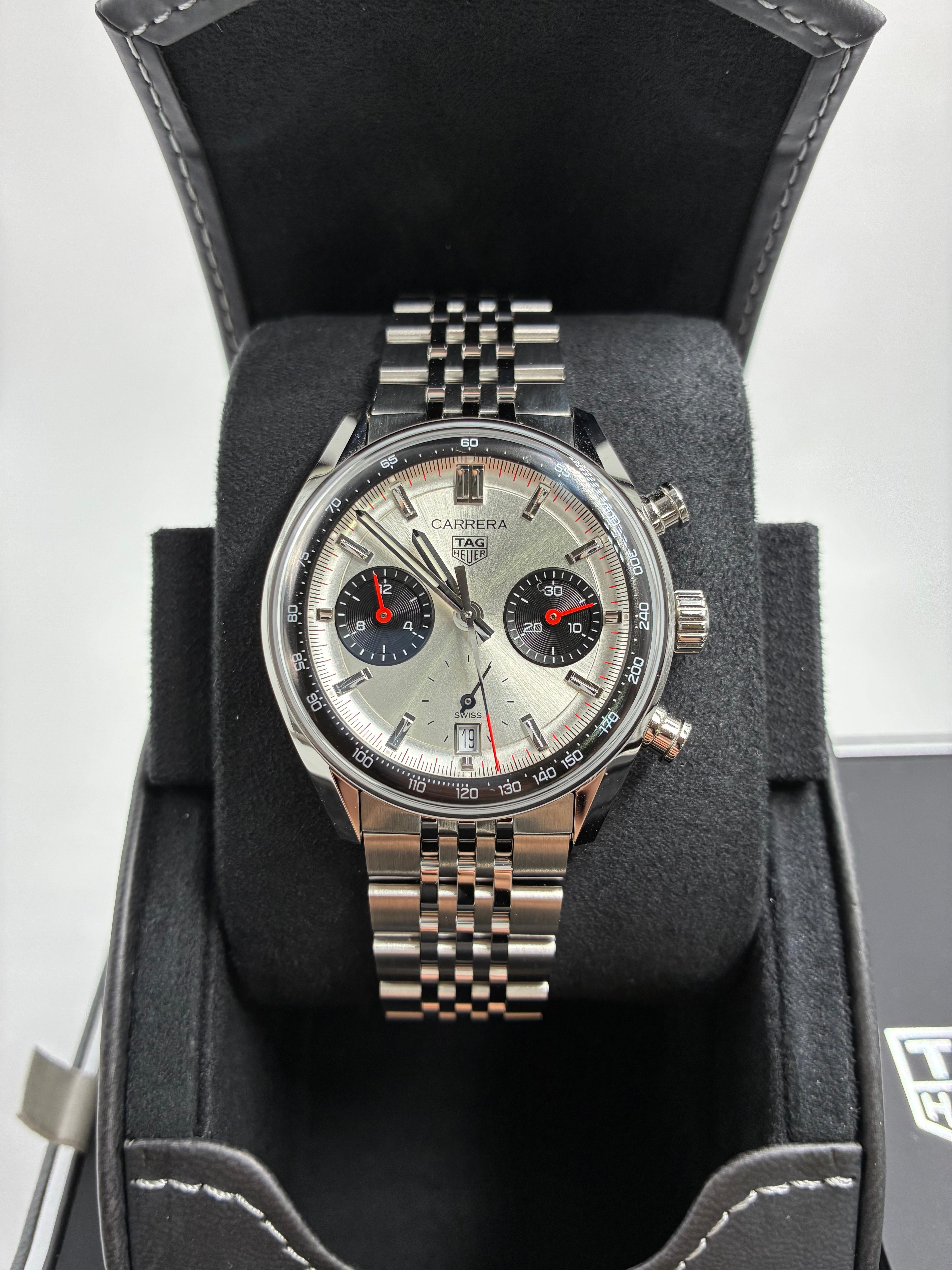 TAG Heuer CBS2216.BA0041 Carrera Chronograph Glass Box Stainless Steel / Panda / Bracelet