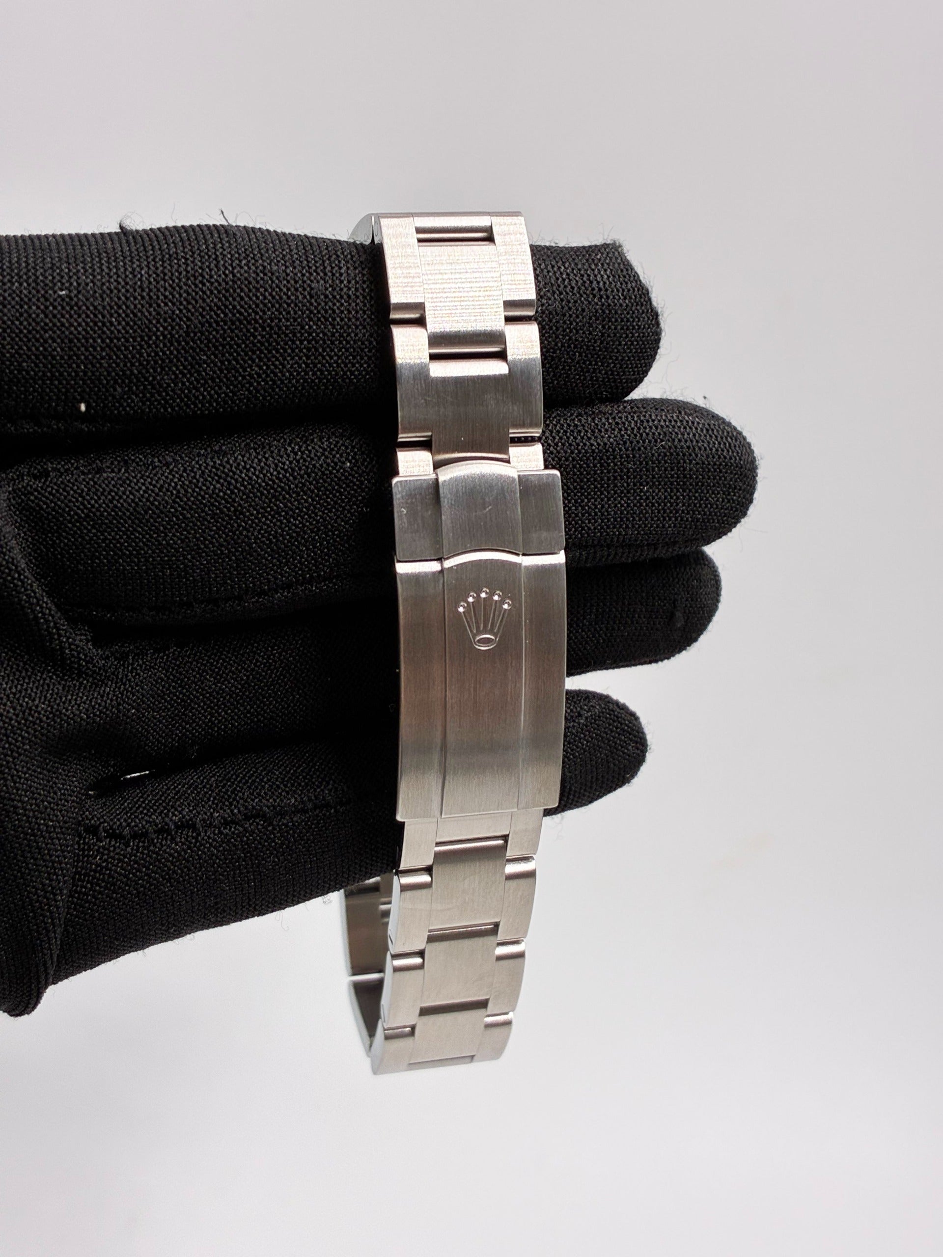 Rolex Perpetual 31 277200 Black Oyster