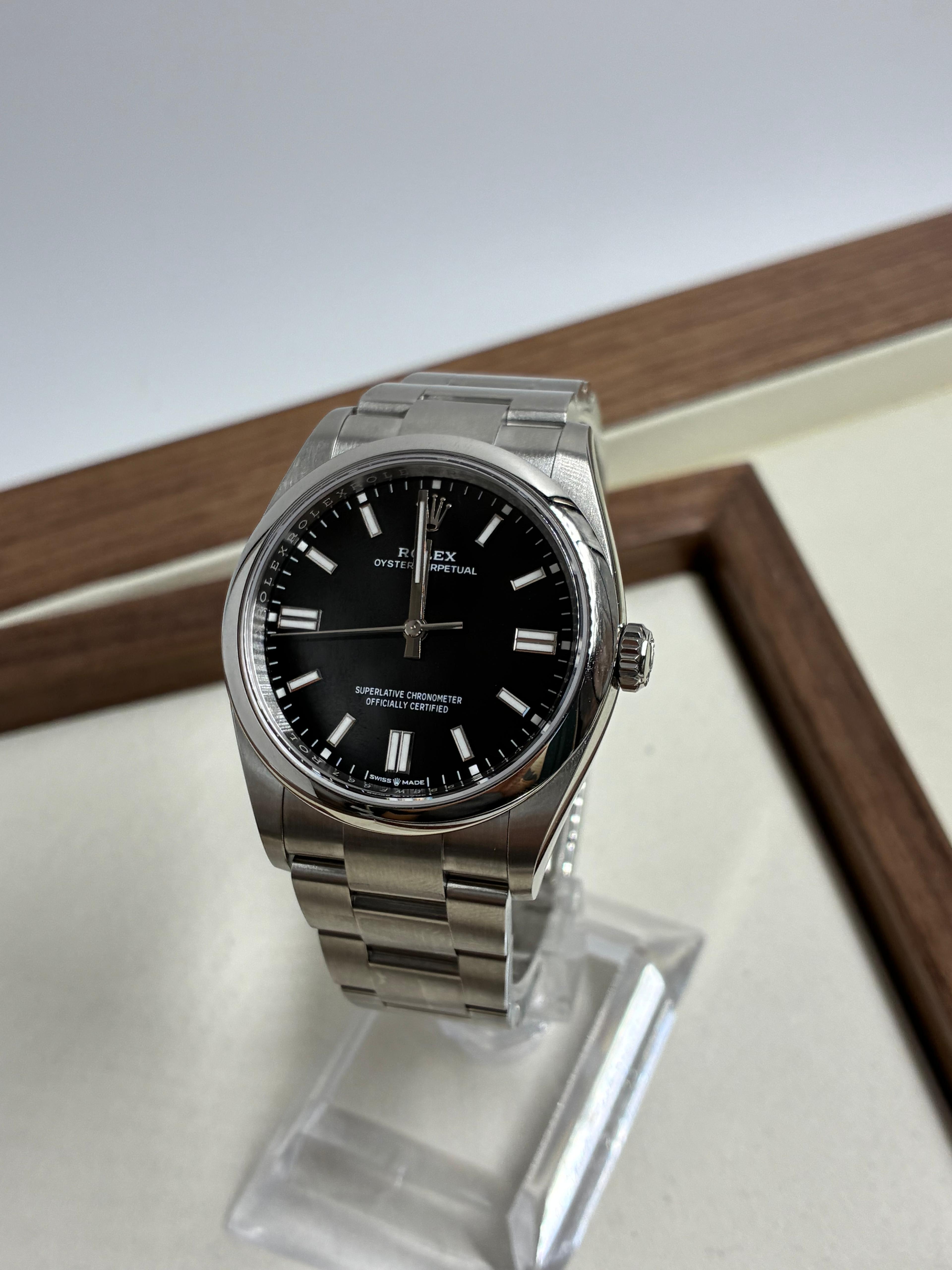 Rolex Oyster Perpetual 36 126000 Black Index 2026