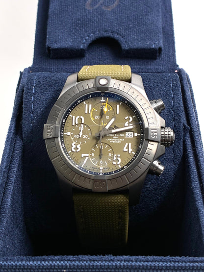 Breitling Avenger V13317101L1X1  Chronograph 45