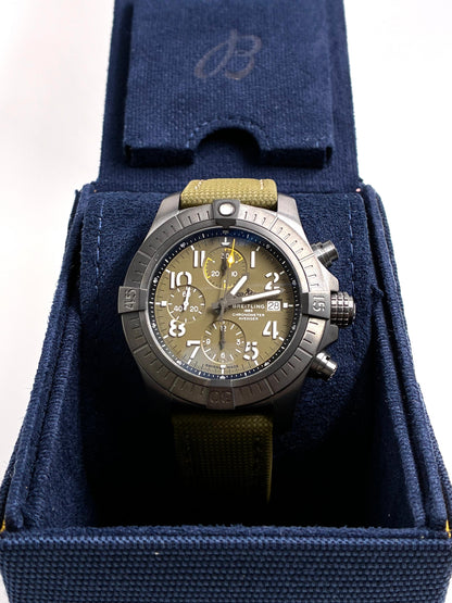 Breitling Avenger V13317101L1X1  Chronograph 45