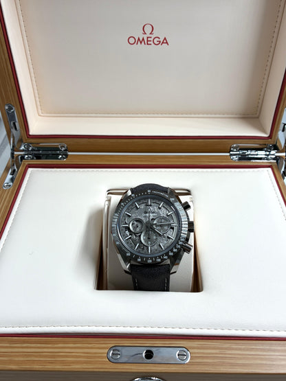 Omega 310.92.44.50.06.001 Speedmaster Moonwatch Grey Side of the Moon