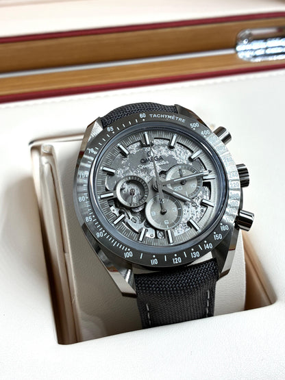 Omega 310.92.44.50.06.001 Speedmaster Moonwatch Grey Side of the Moon