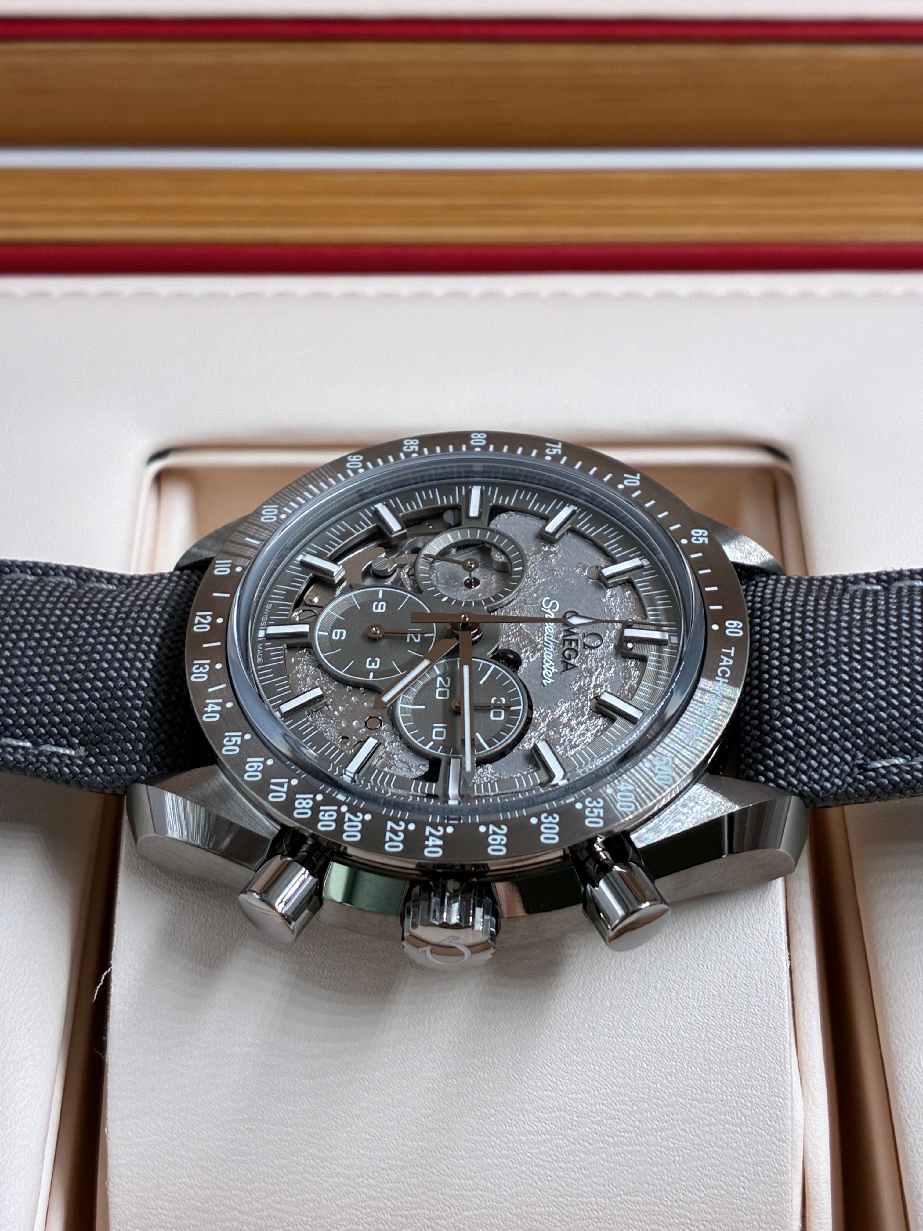 Omega 310.92.44.50.06.001 Speedmaster Moonwatch Grey Side of the Moon