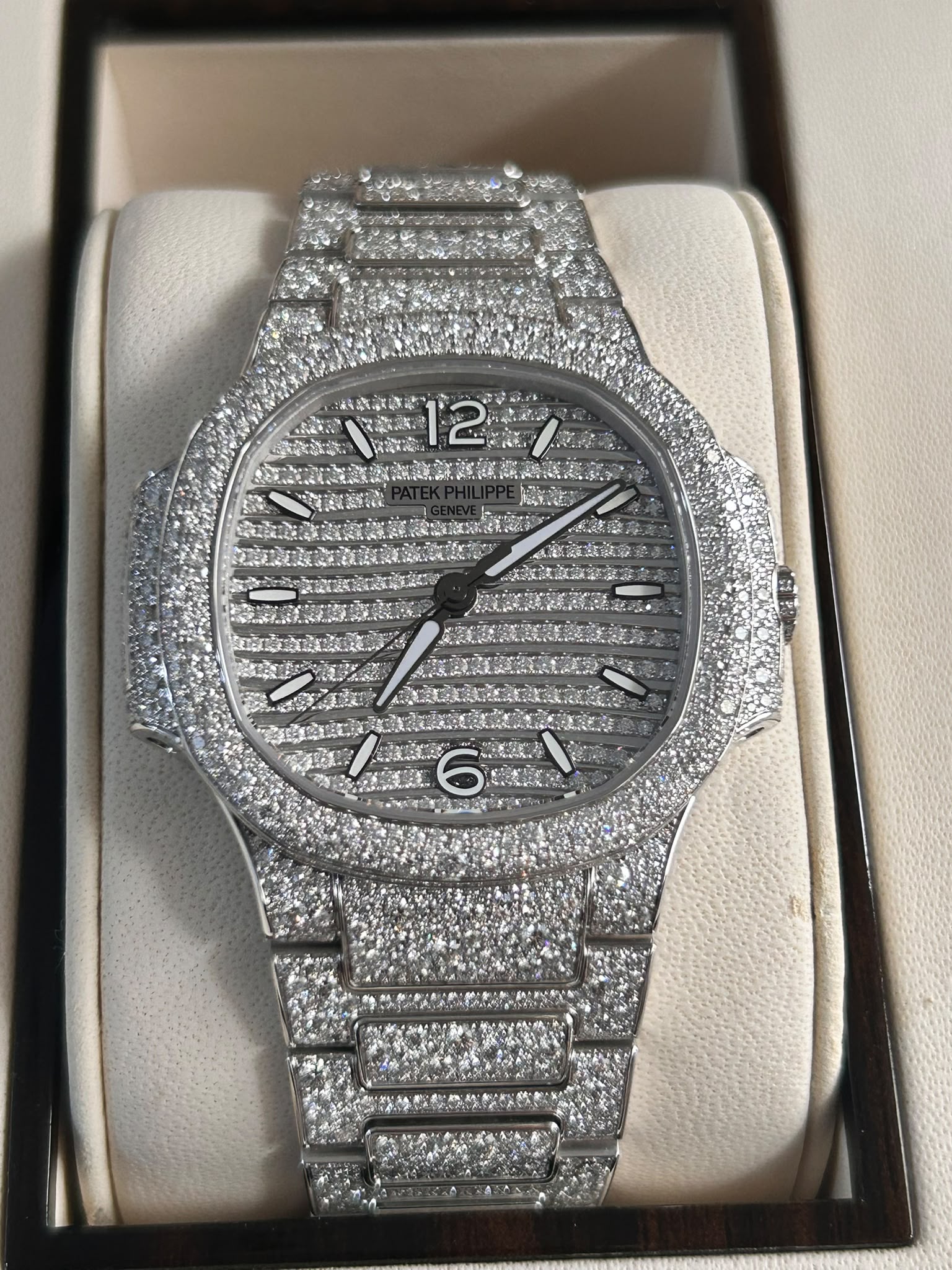 Patek Philippe Nautilus 7118/1450G-001  2025