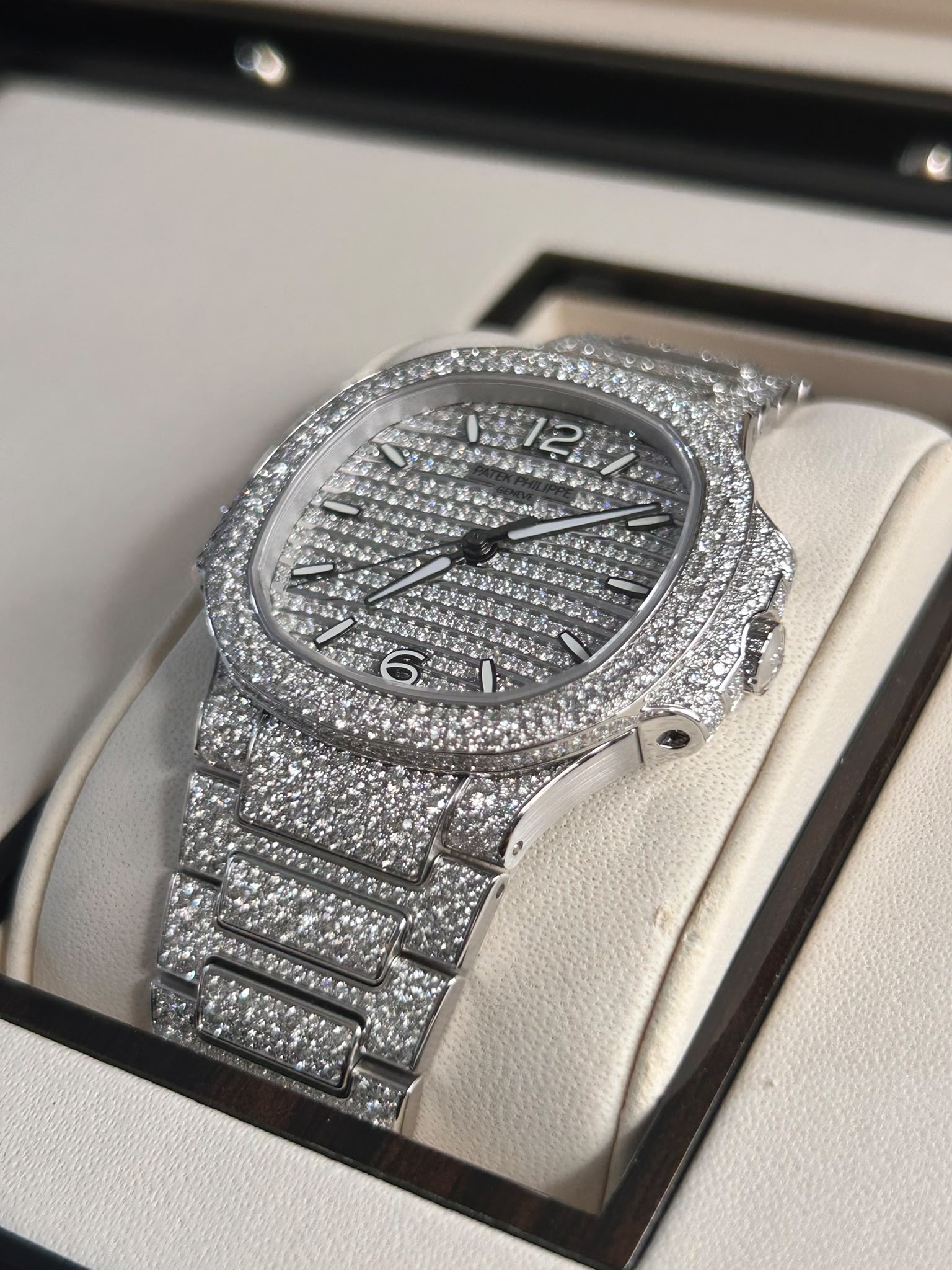 Patek Philippe Nautilus 7118/1450G-001  2025