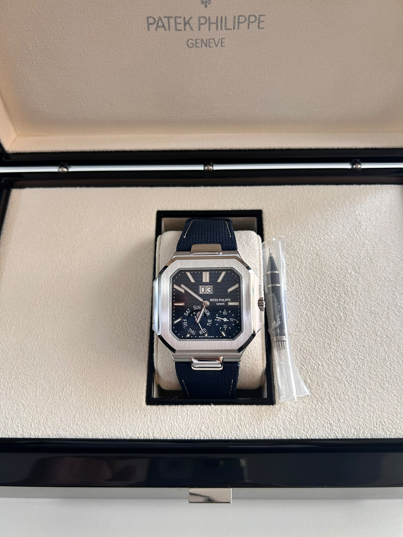 Patek Philippe Cubitus 5822P-001 2025