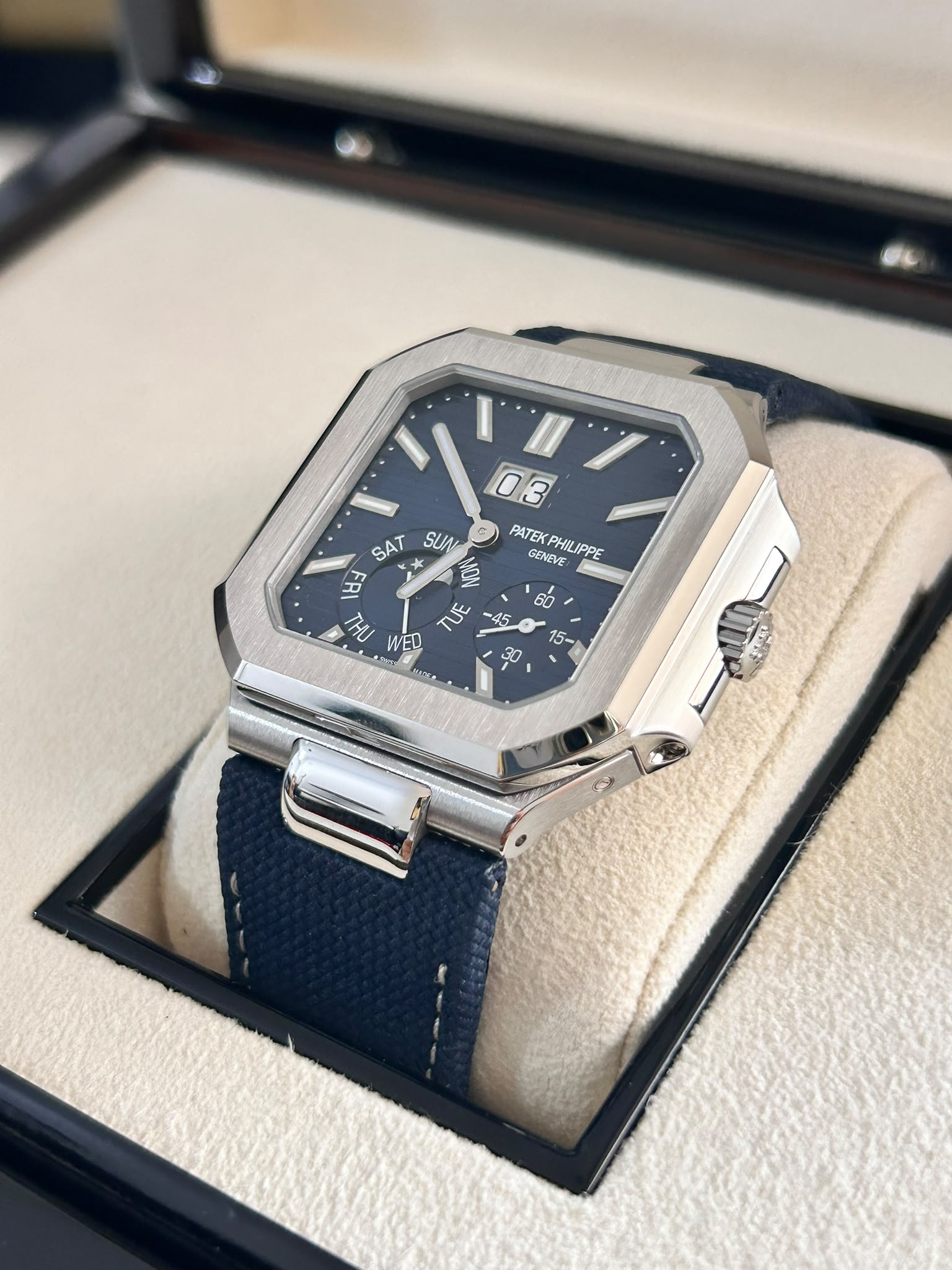 Patek Philippe Cubitus 5822P-001 2025