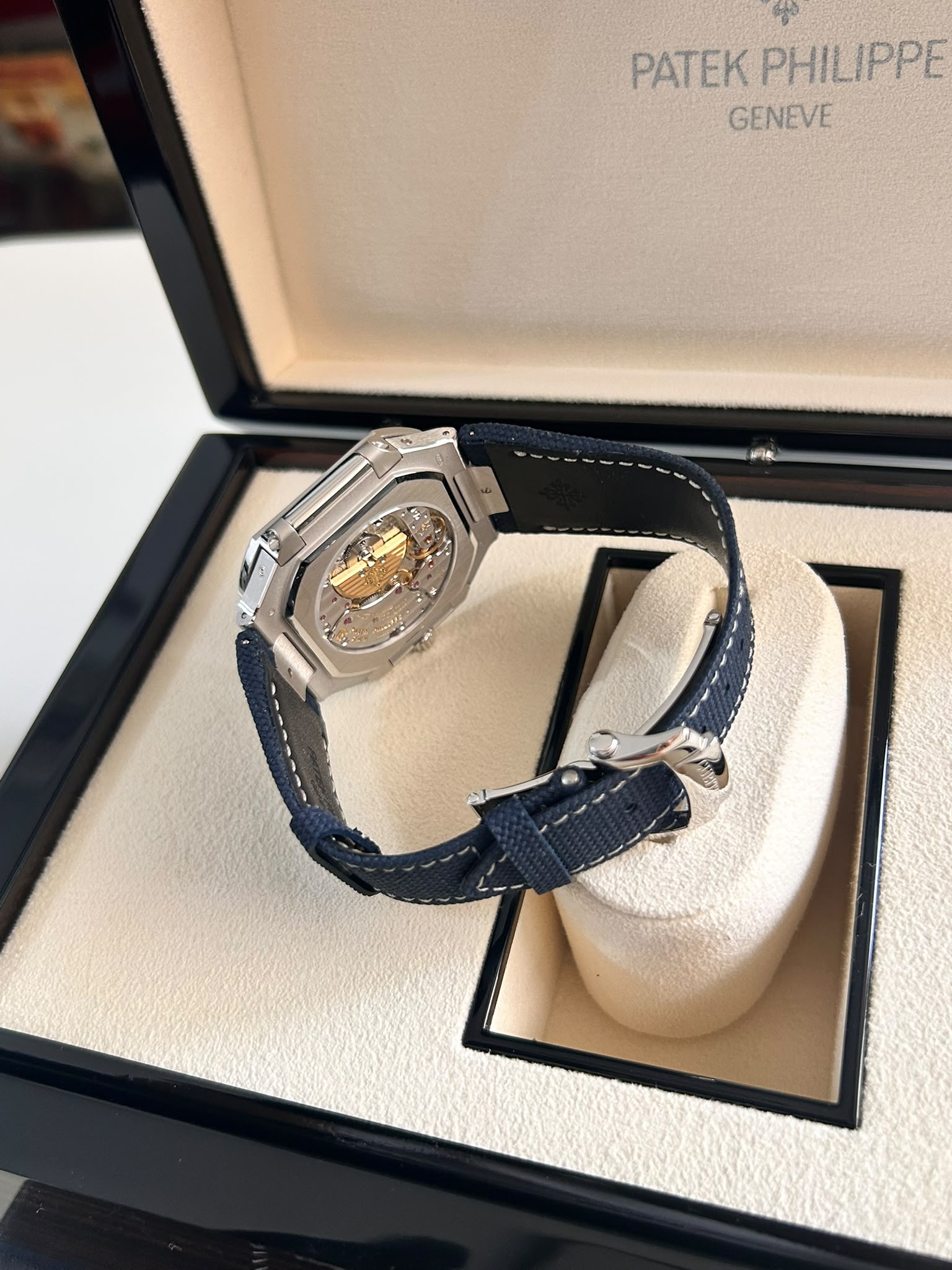 Patek Philippe Cubitus 5822P-001 2025