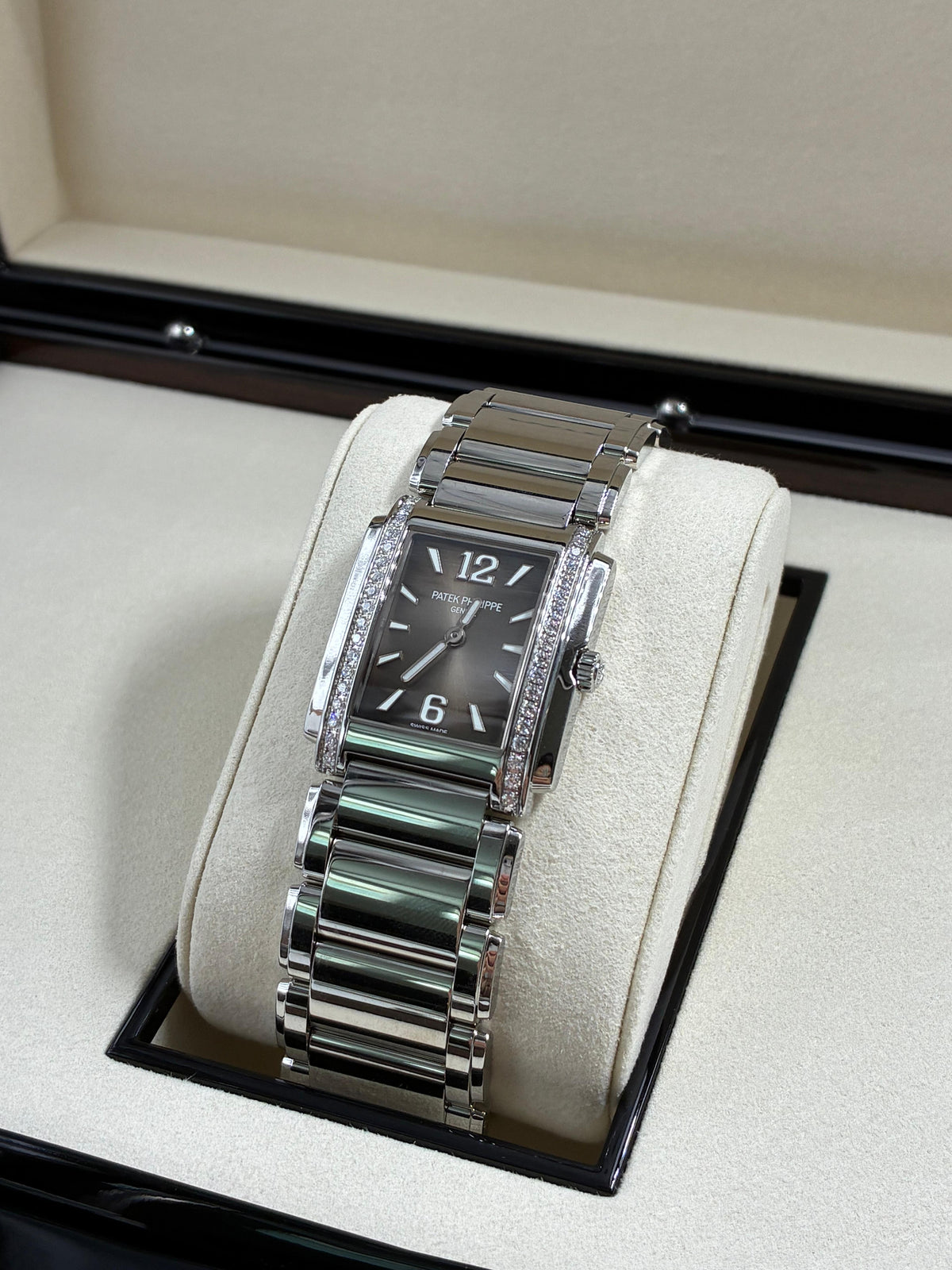 Patek Philippe 4910/1200A-010   2026
