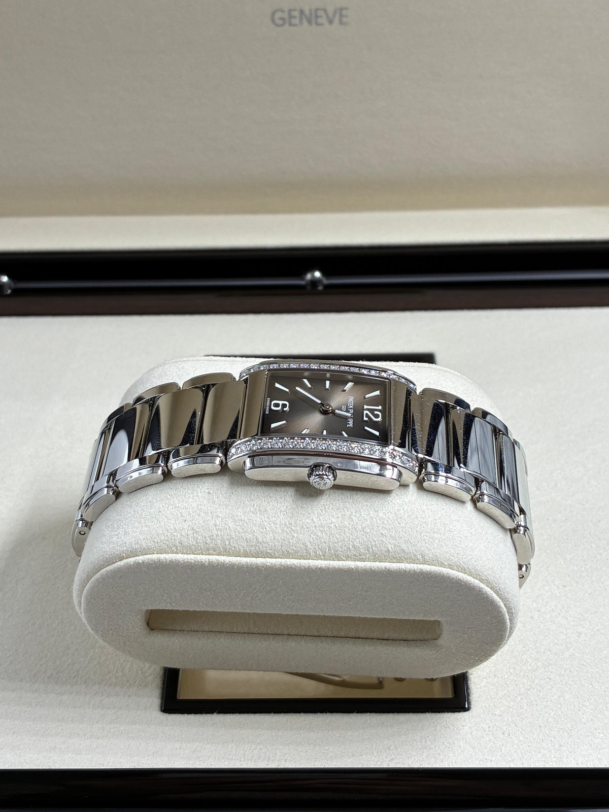 Patek Philippe 4910/1200A-010   2025