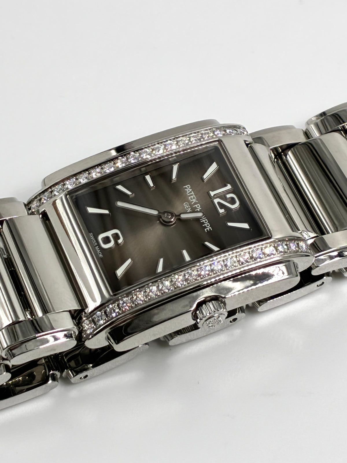 Patek Philippe 4910/1200A-010   2025