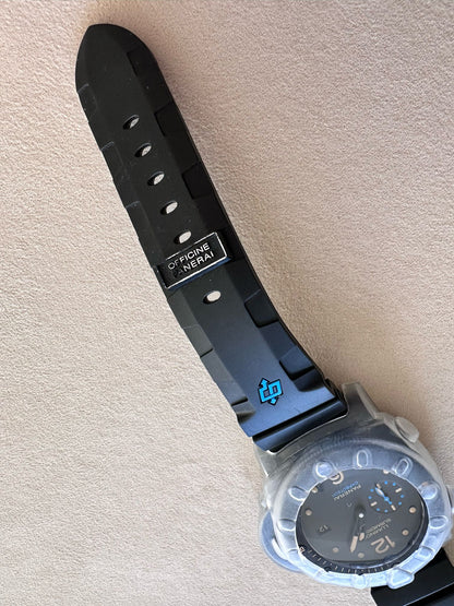 Panerai Submersible 47MM Carbotech™ PAM00616 2017