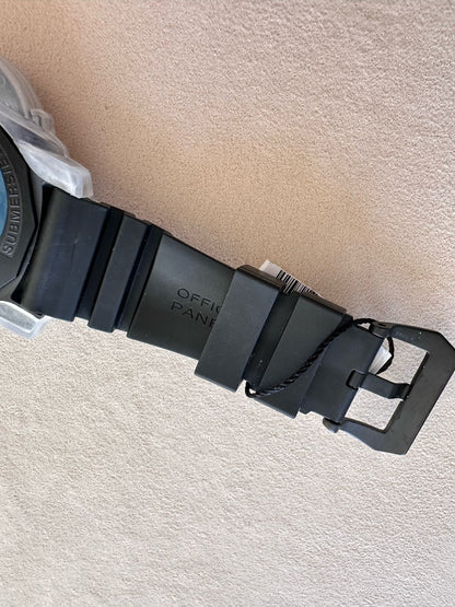 Panerai Submersible 47MM Carbotech™ PAM00616 2017