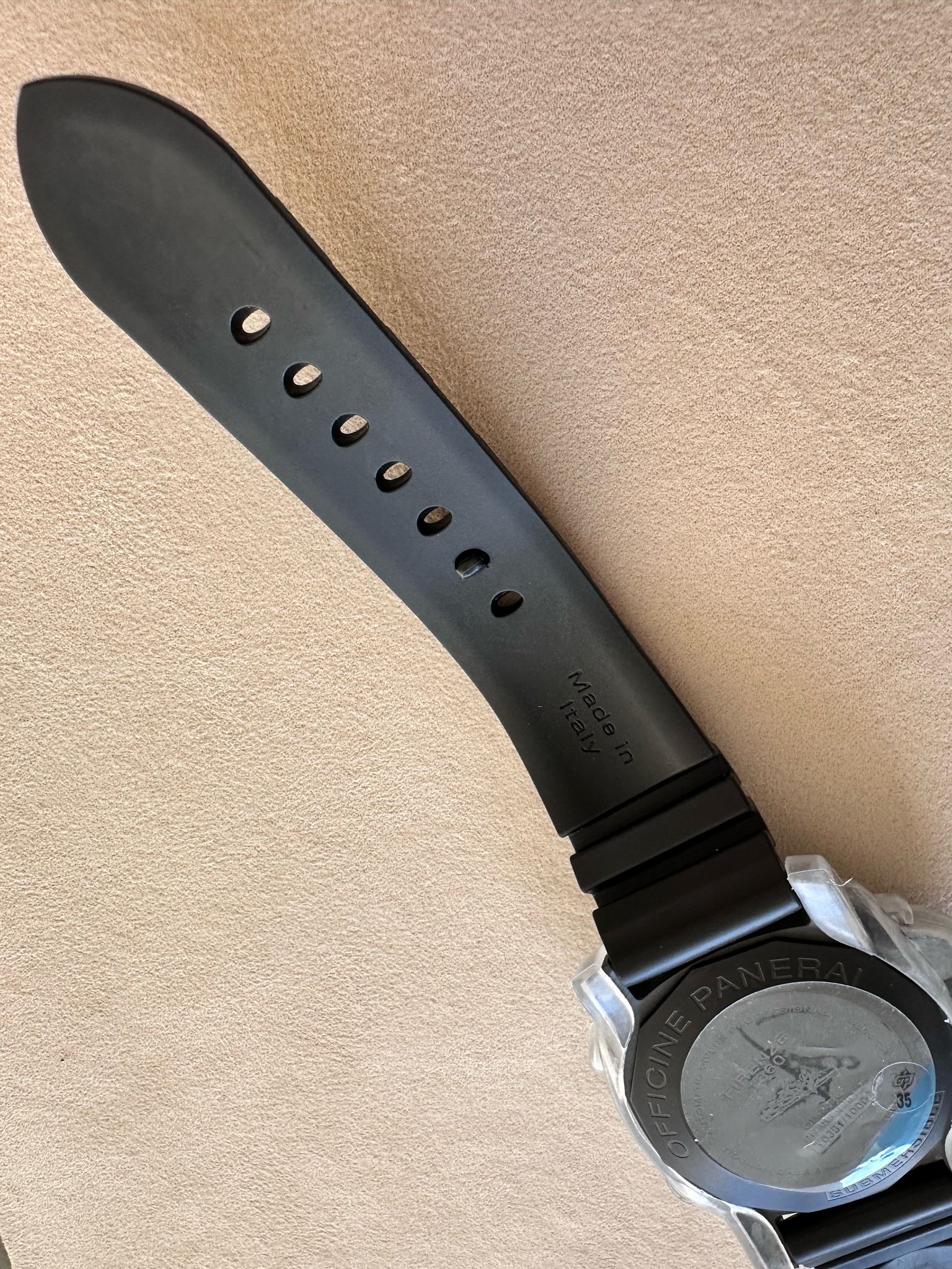 Panerai Submersible 47MM Carbotech™ PAM00616 2017