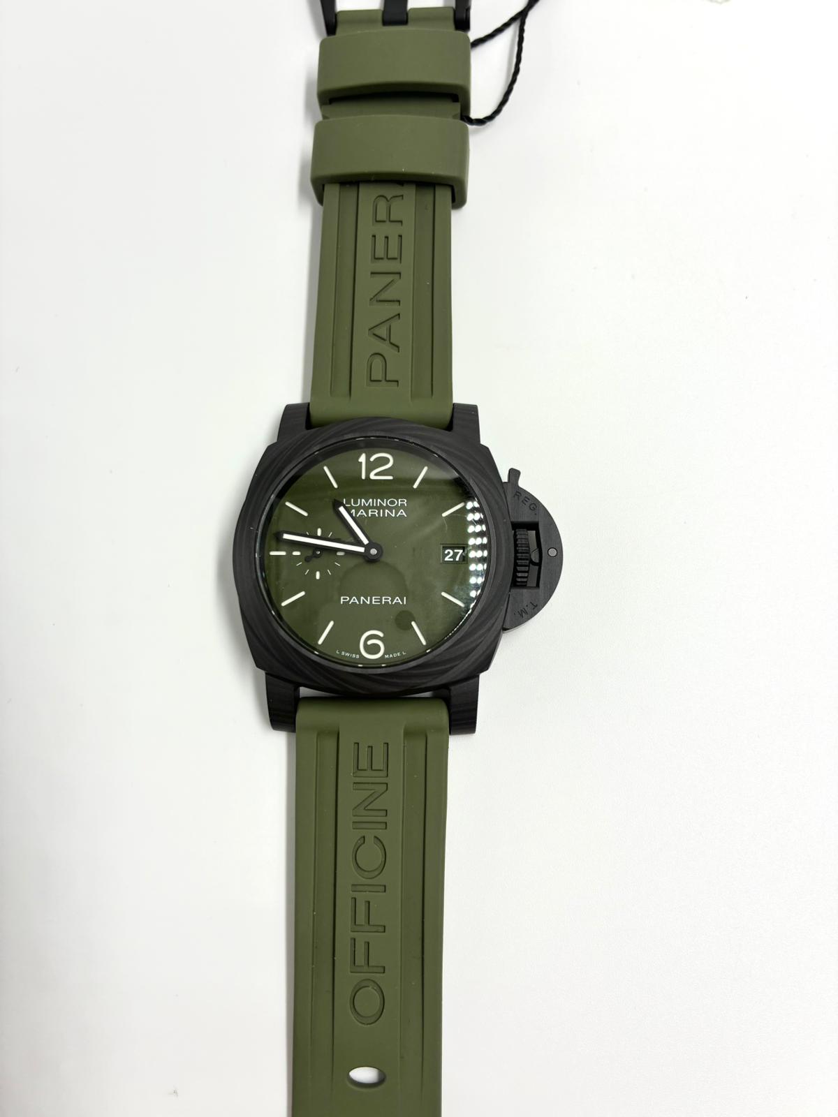 Panerai Luminor Quaranta Carbotech PAM 01526