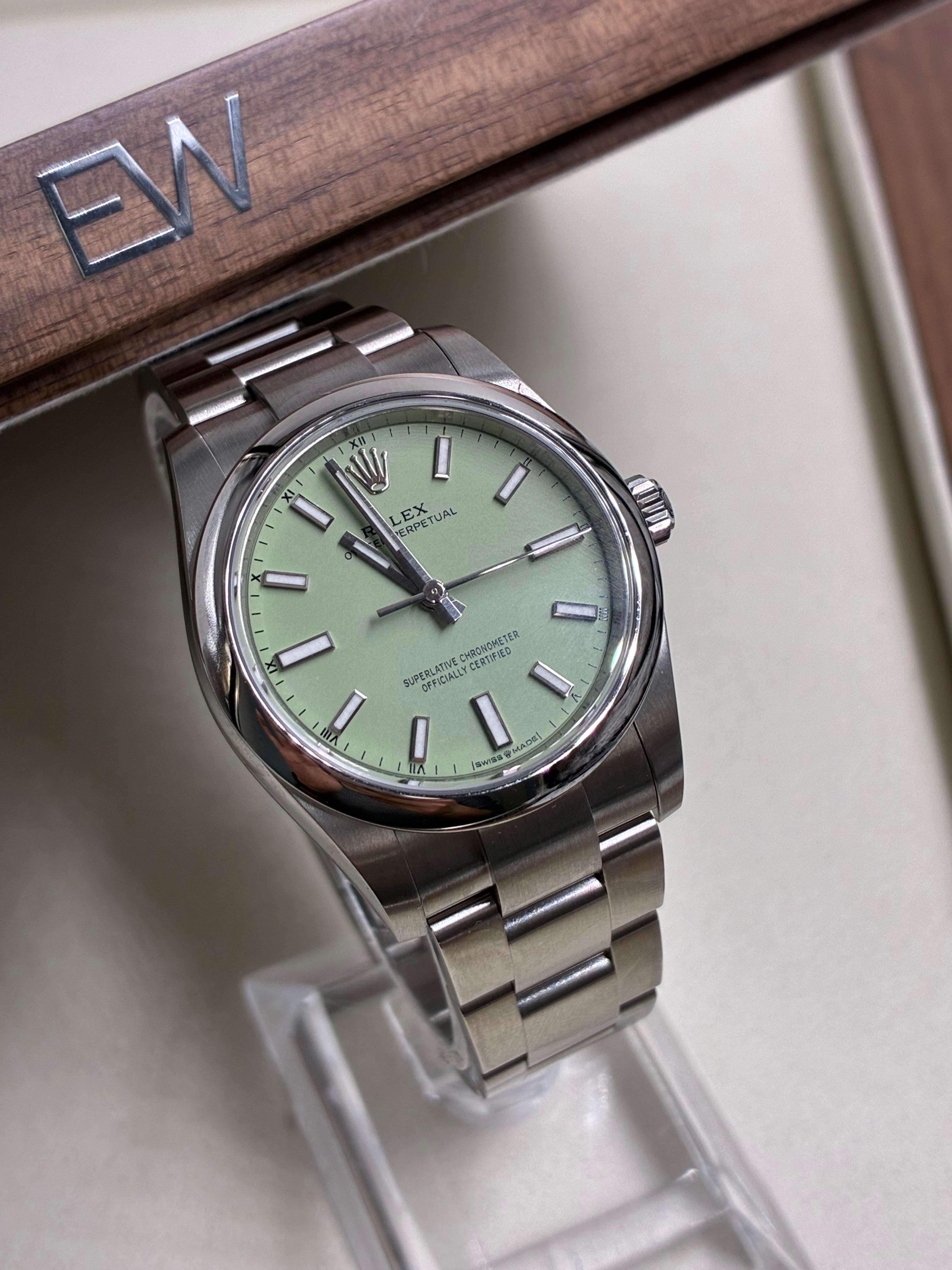 Rolex Oyster Perpetual 34 124200 Pistachio Green 2026