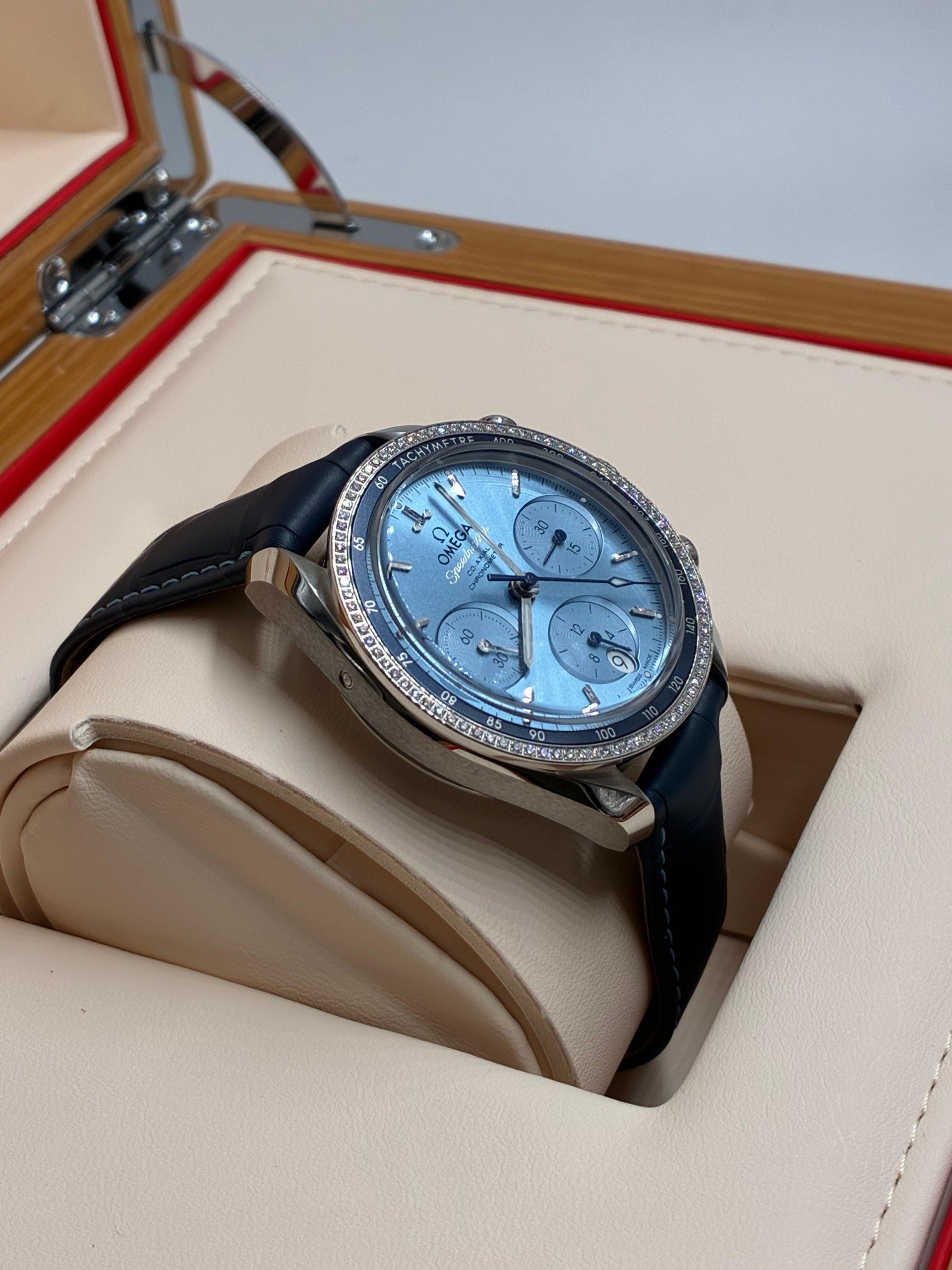 Omega Speedmaster 38 mm 324.38.38.50.03.001