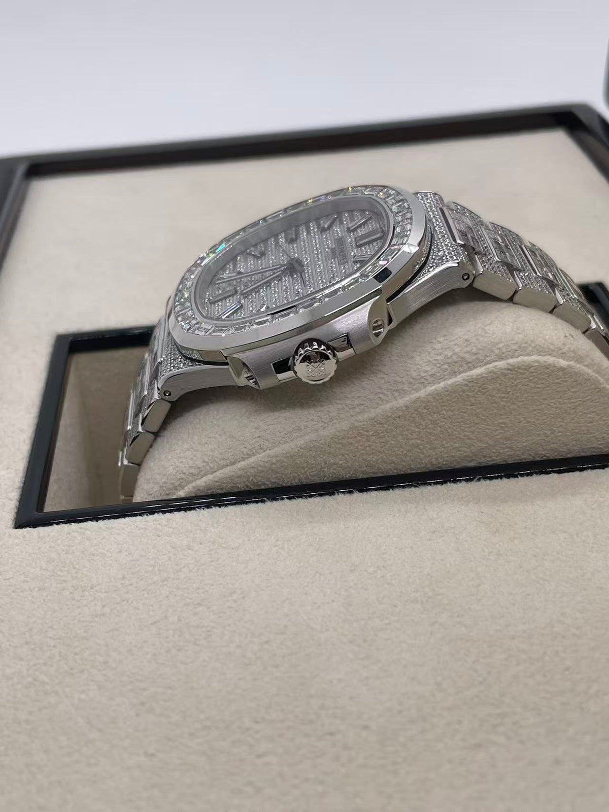 Patek Philippe Nautilus Ref. 5811/1460G-001 White Gold 2025