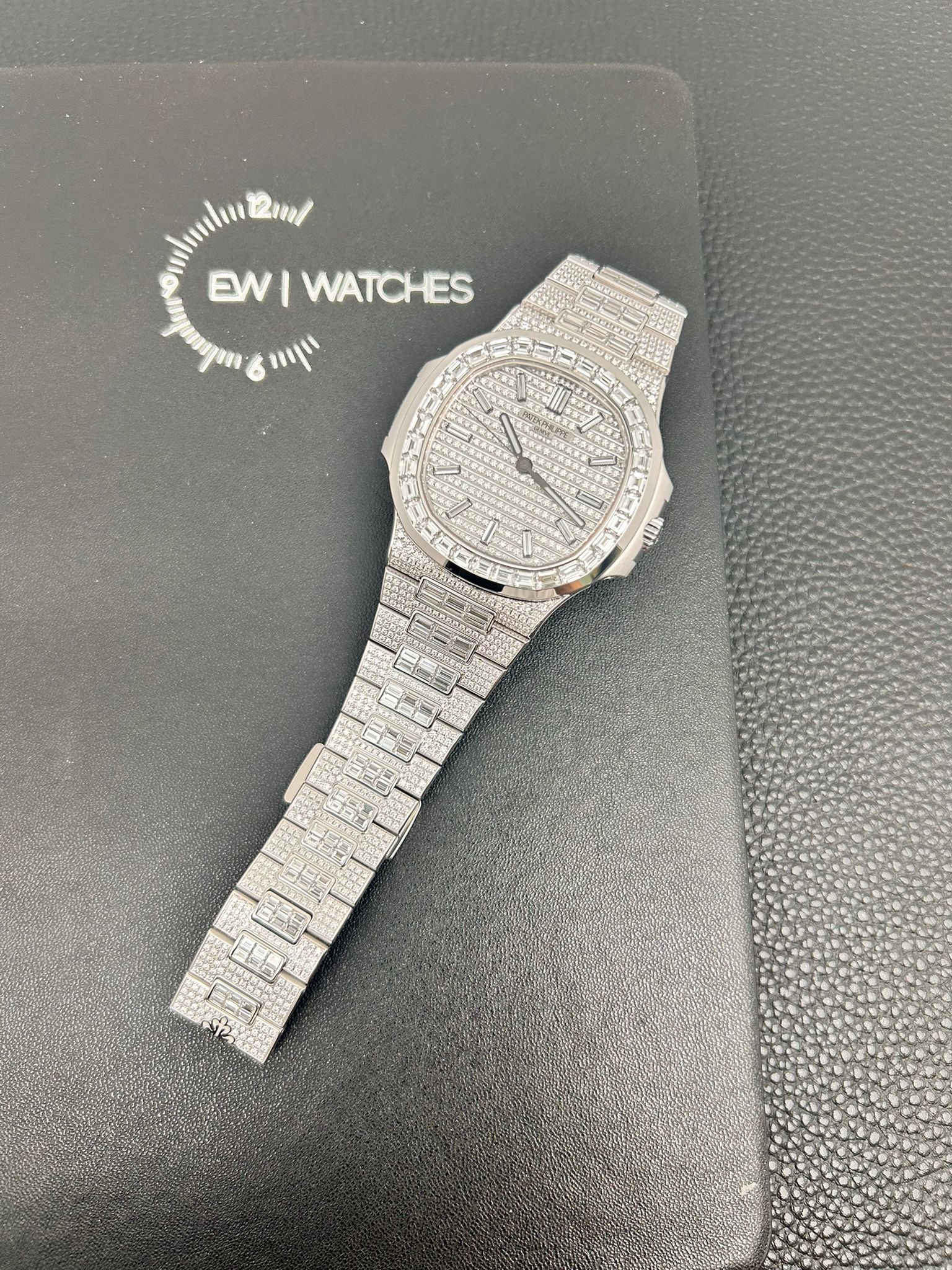 Patek Philippe Nautilus  ref. 5811/1460G-001 White Gold