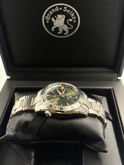 grand-seiko Sport Collection SBGM247G