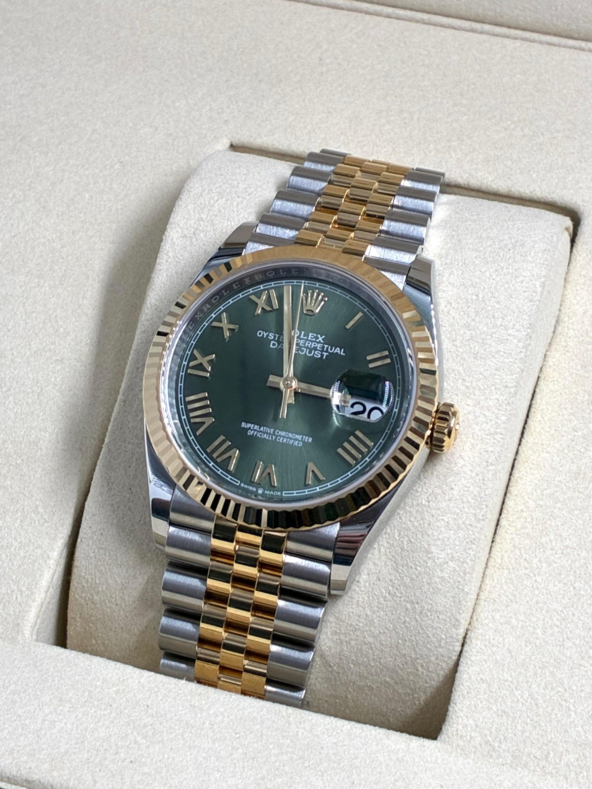 Rolex Datejust 36 126233 NEW GREEN ROMAN JUB 2026