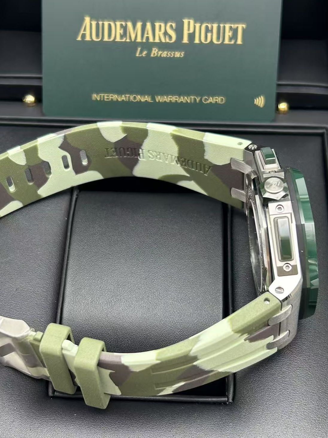 Audemars Piguet  26400SO.OO.A055CA.01
