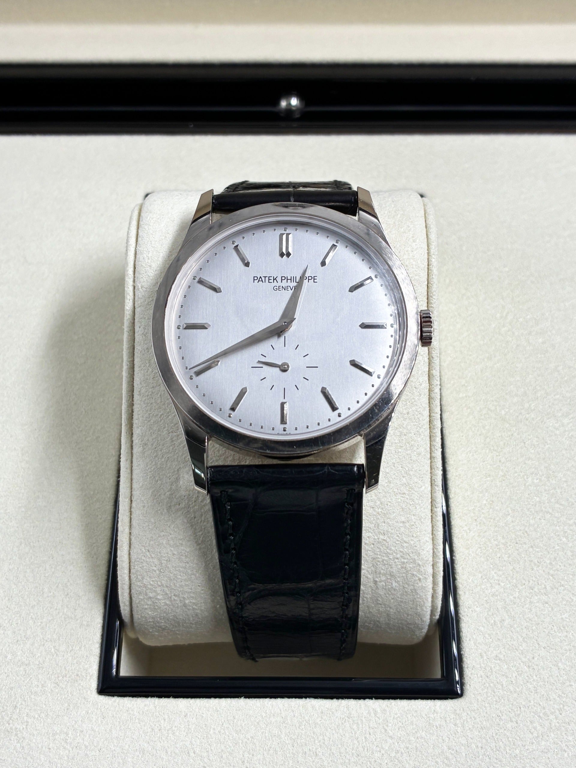 Patek Philippe 5196G-001 Calatrava