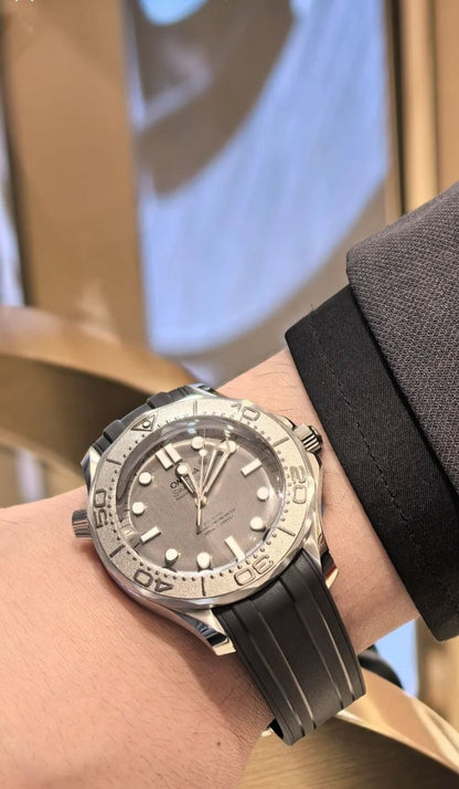 Omega Seamaster Diver 300M 210.32.42.20.06.002 Grey