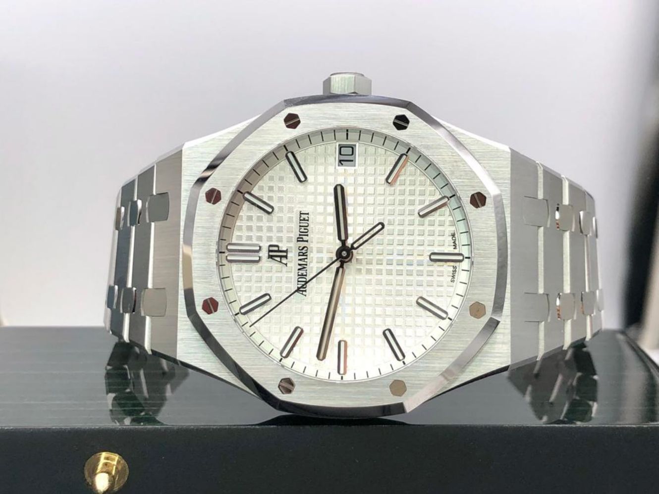 Audemars Piguet Royal Oak 41mm 15500St White 2021