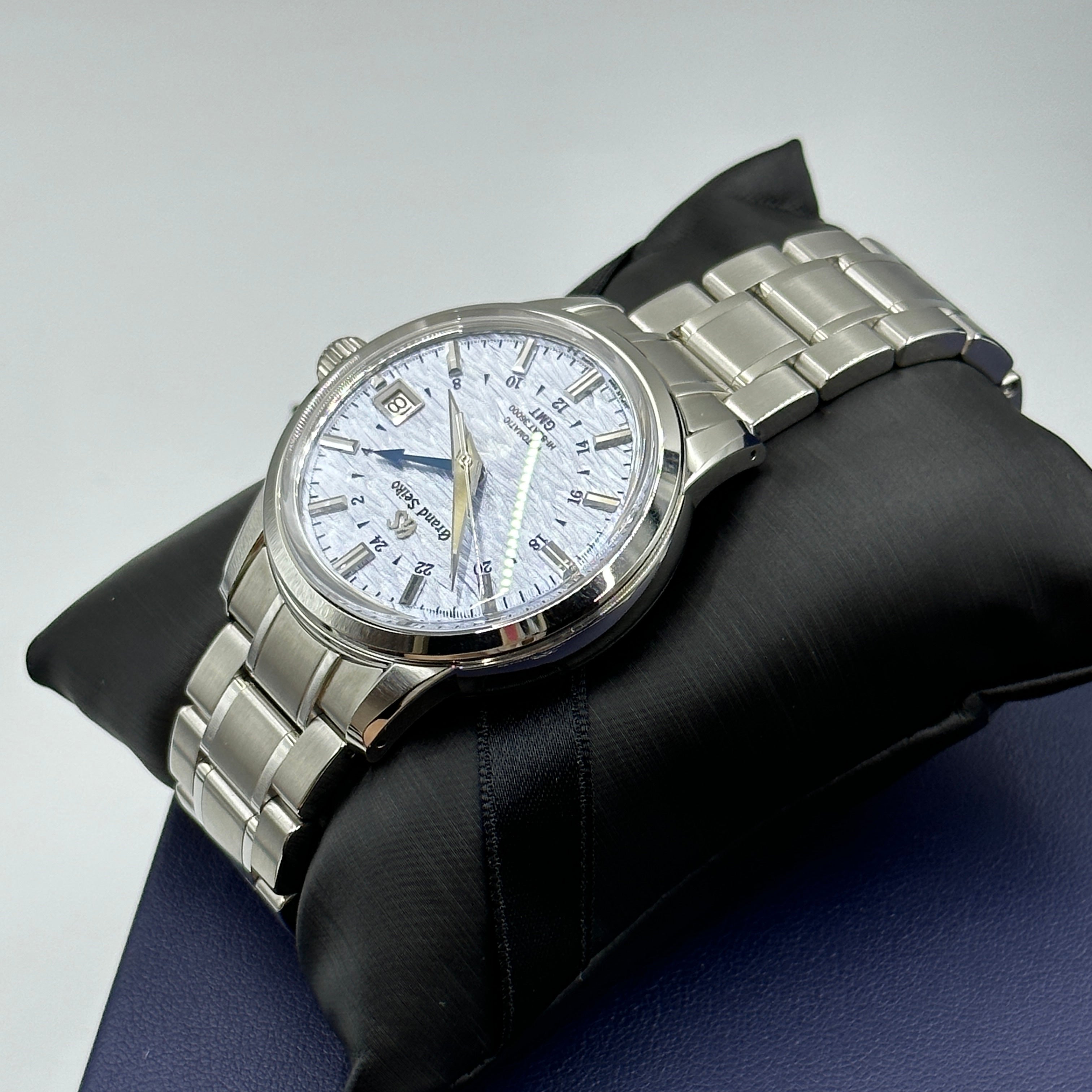 Grand Seiko Elegance 39.5mm SBGJ249G 2023