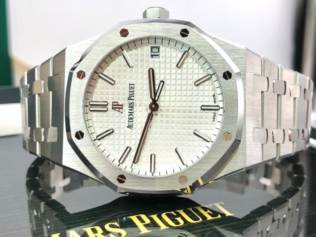 Audemars Piguet Royal Oak 41mm 15500St White 2021