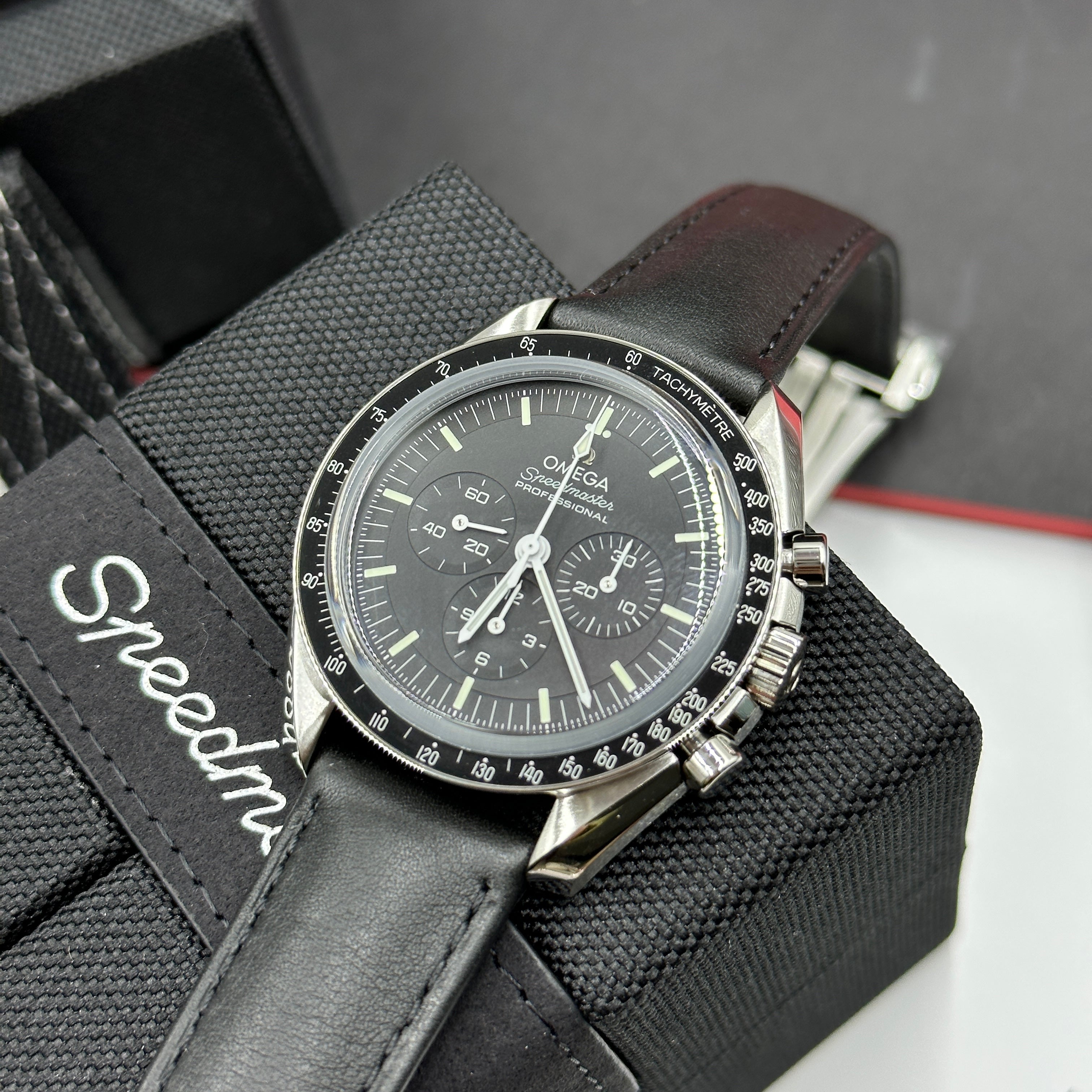 Omega Speedmaster Moonwatch Professional 42 mm 310.32.42.50.01.002 2025 KCL