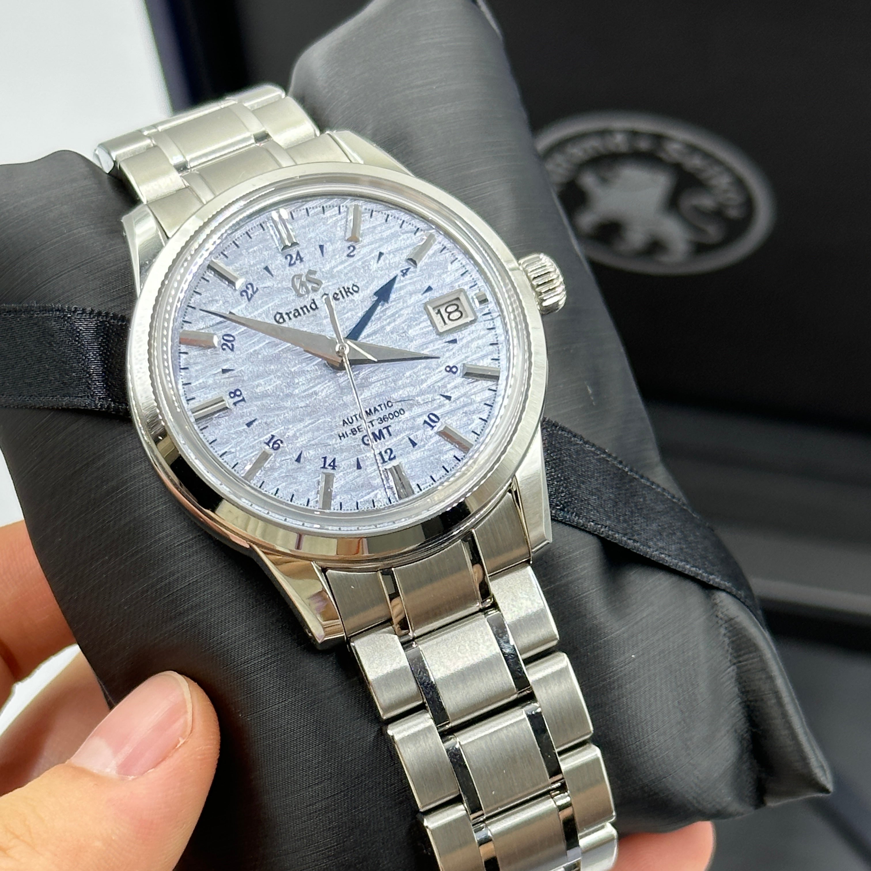 Grand Seiko Elegance 39.5mm SBGJ249G 2023