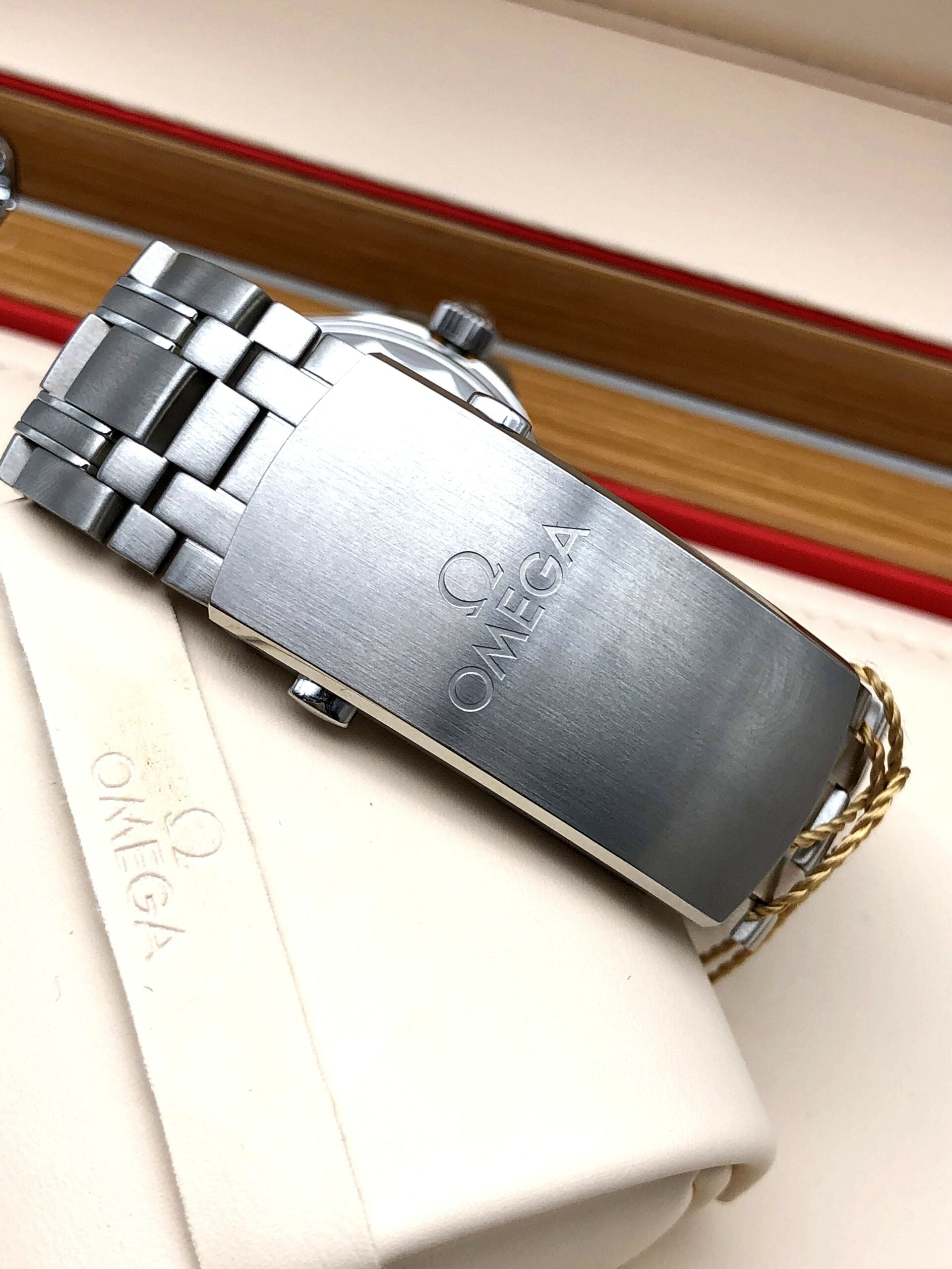 Omega Seamaster Diver 300M 42 mm 210.30.42.20.01.001 2023 JAX