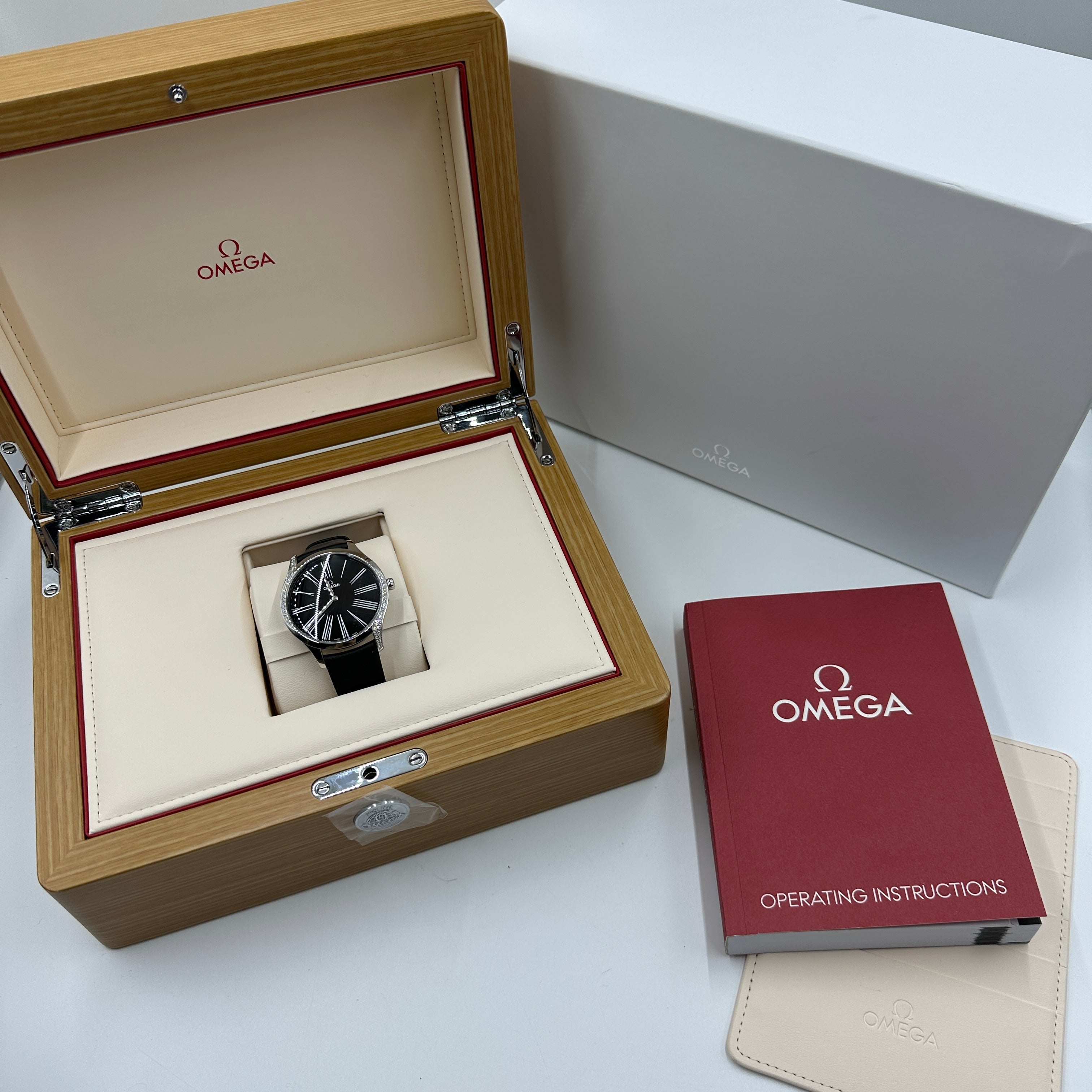 Omega De Ville Tresor 39 mm 428.17.39.60.01.001 2025