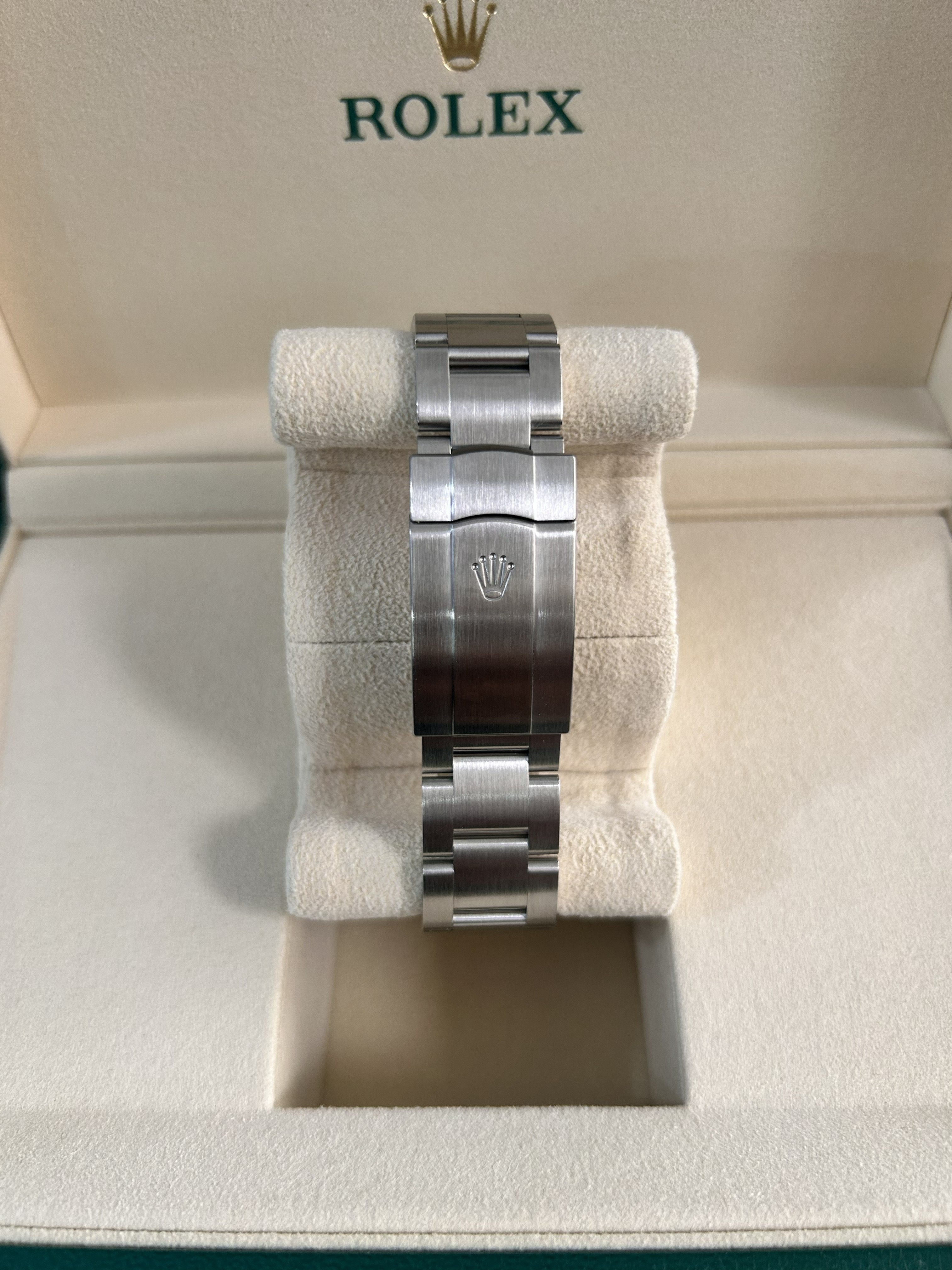 Rolex Oyster Perpetual 134300 Pistachio Green m134300-0006 2025