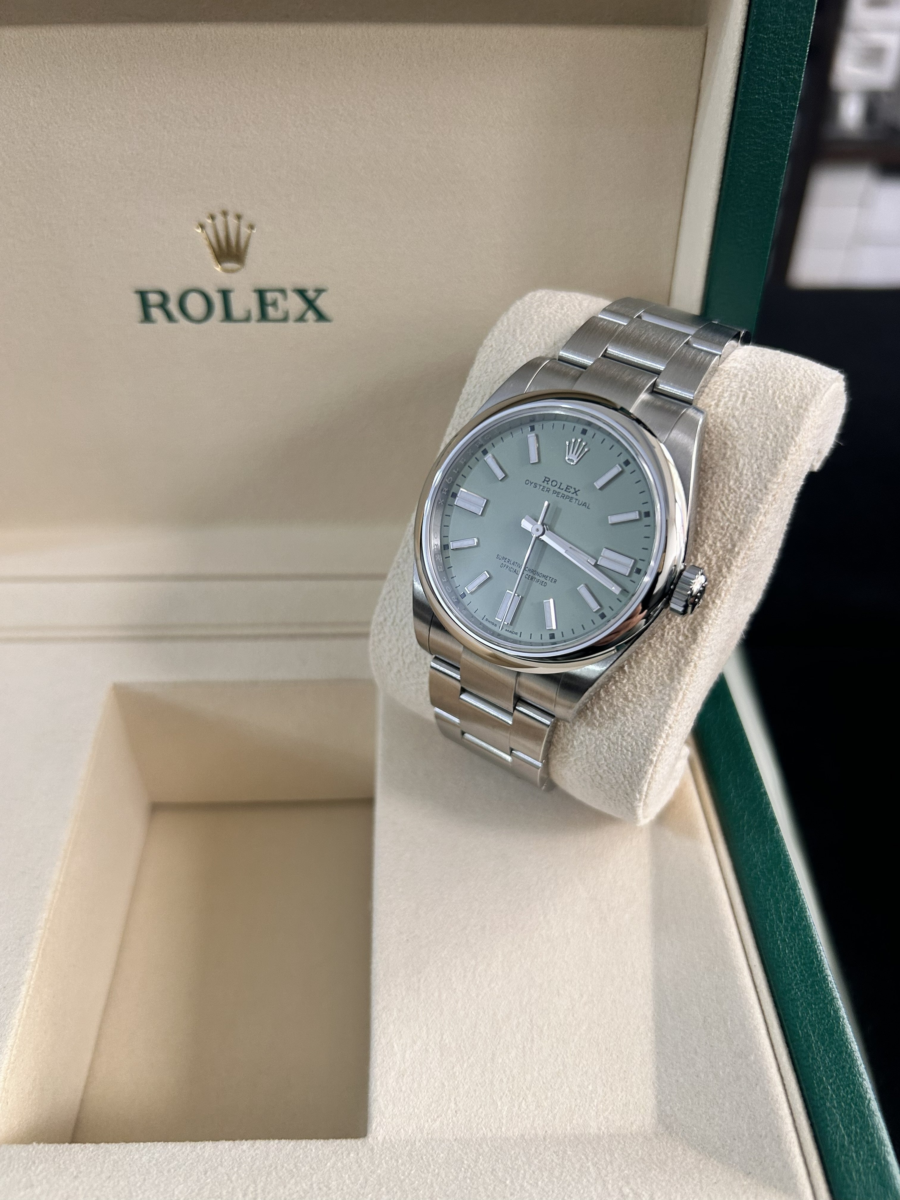 Rolex Oyster Perpetual 134300 Pistachio Green m134300-0006 2025